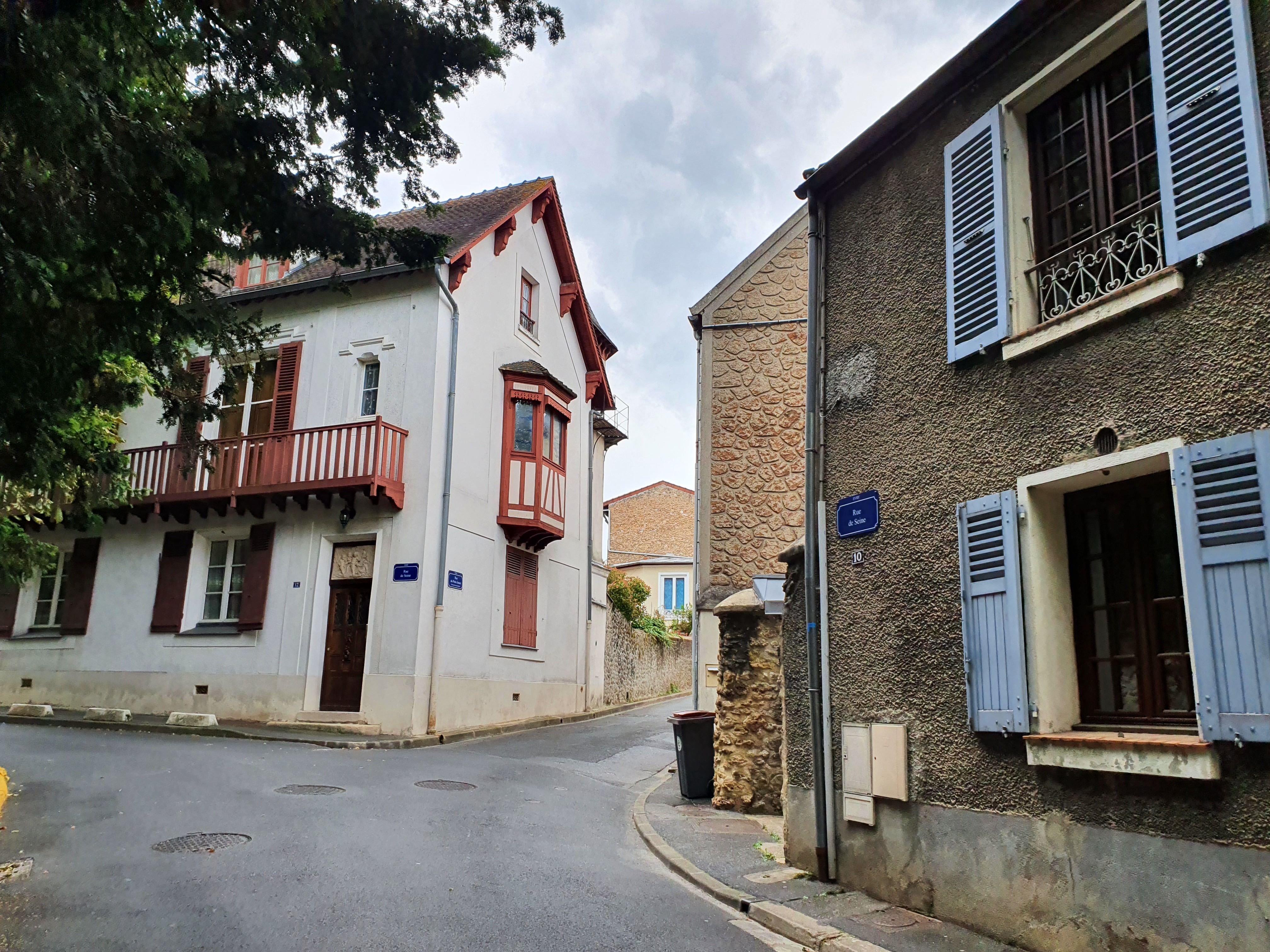 Evry-Courcouronnes (Essonne), lundi 6 juin. Dans le secteur Evry-Village, de jolies maisons, dans un cadre arboré, sont particulièrement prisées par les acheteurs. LP/Romain Chiron