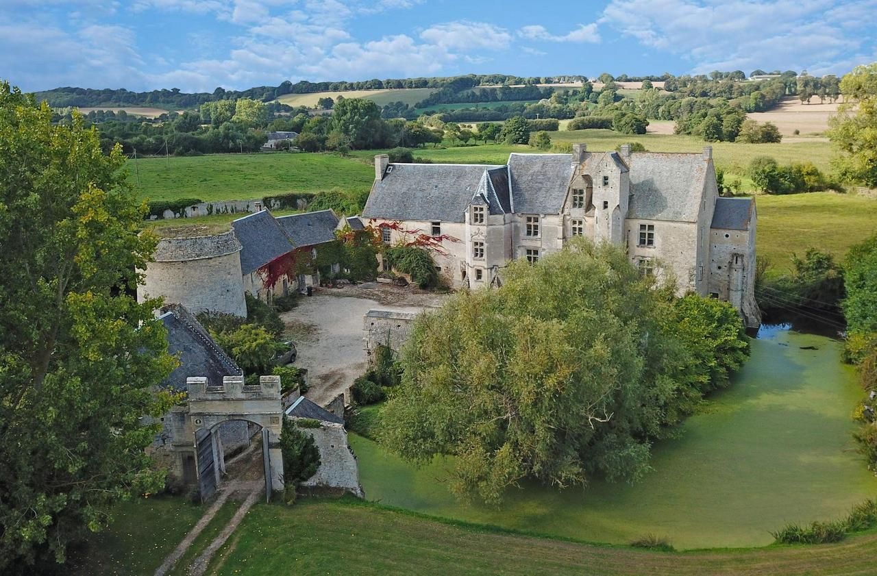 -C'est la ruée sur les châteaux et les manoirs en Normandie