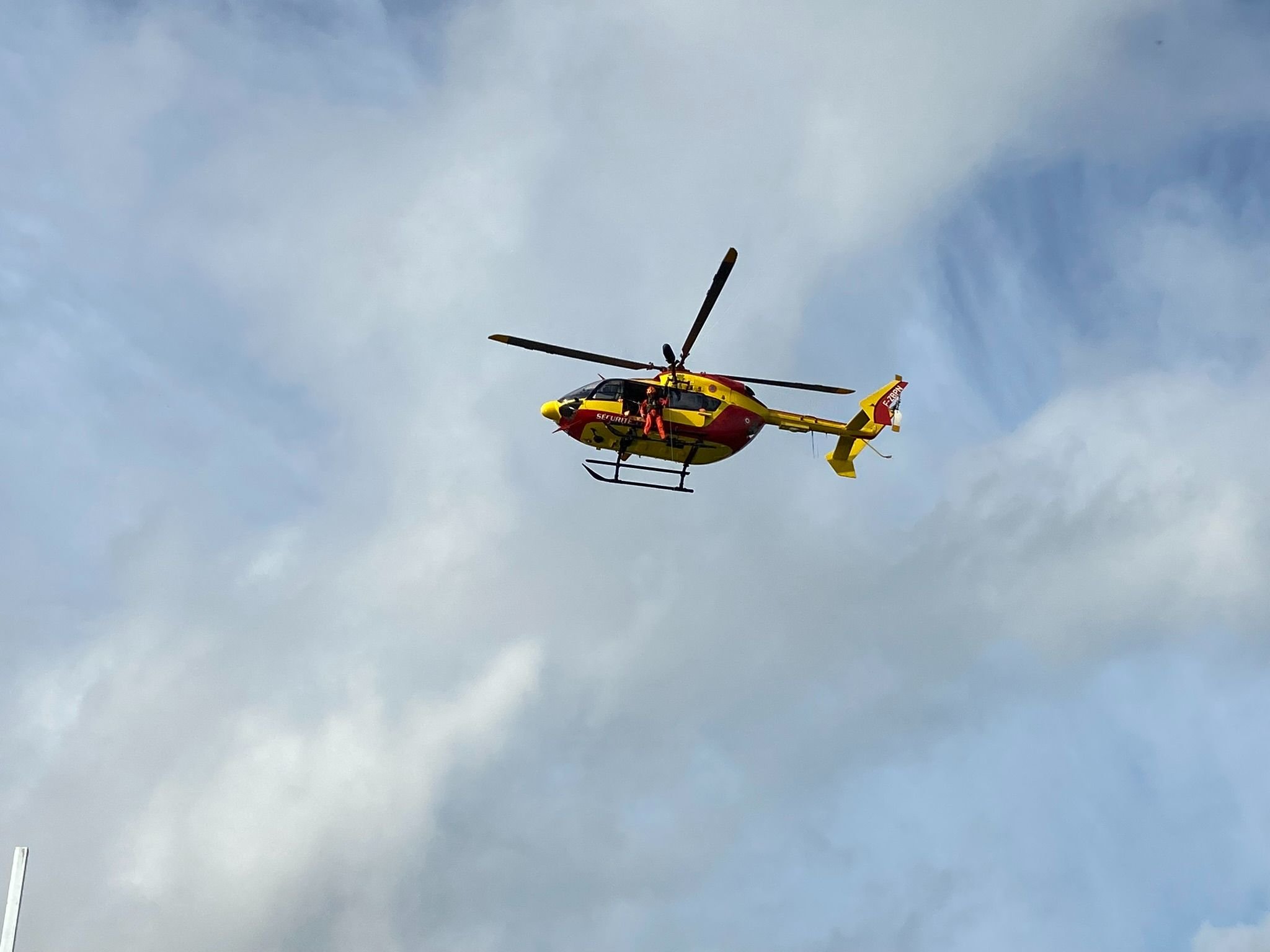 L'apprenti victime d'une chute sur un chantier à Arronville a été évacué vers l'hôpital Beaujon à l'aide d'un hélicoptère. Son pronostic vital était engagé ce samedi. (Illustration) LP/S.R