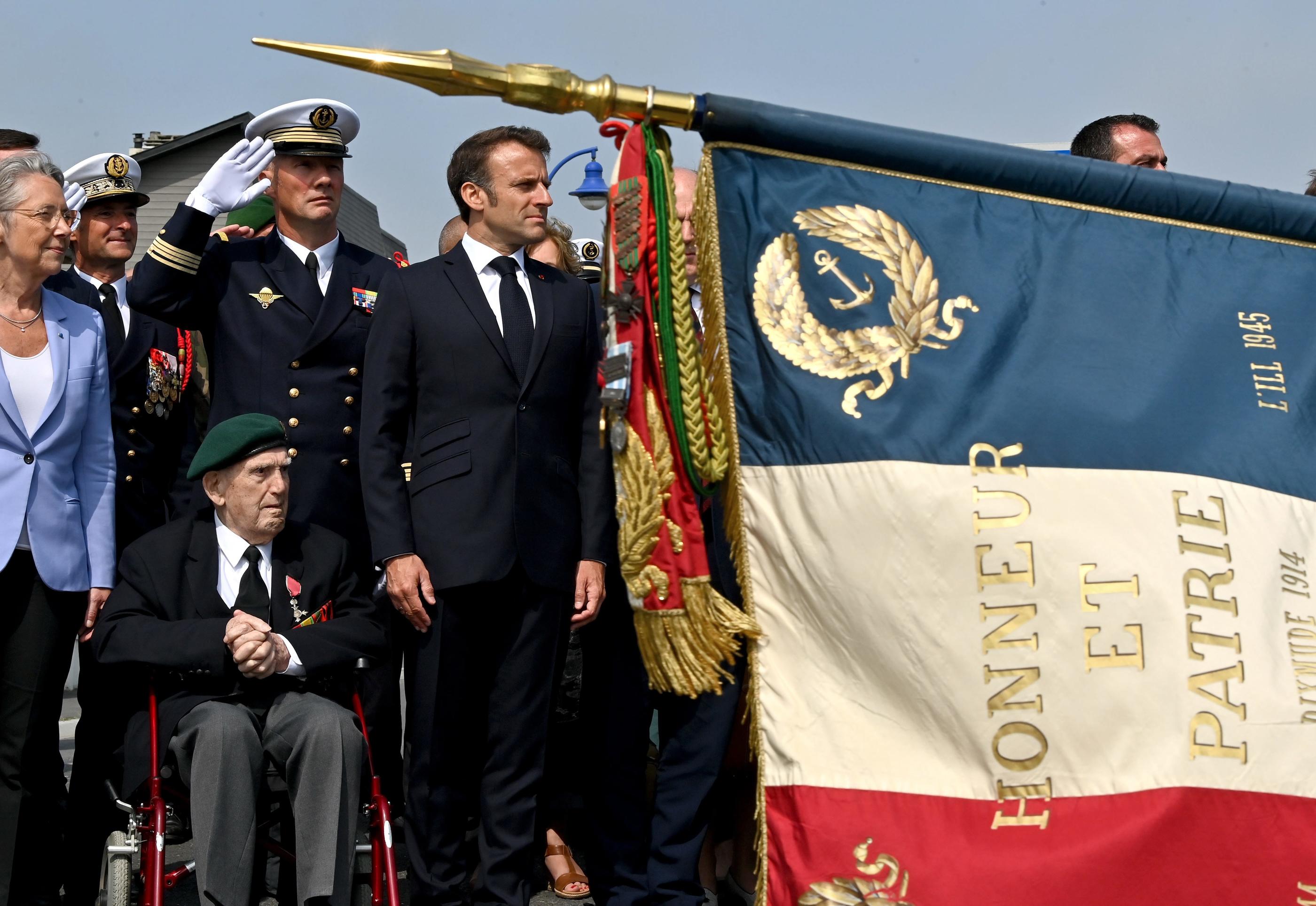 Comme le 6 juin 2023 à Colleville-Montgomery (Calvados), Emmanuel Macron commémorera l'anniversaire du Débarquement du 5 au 7 juin. PhotoPQR/Ouest-France/Stéphane Geufroi