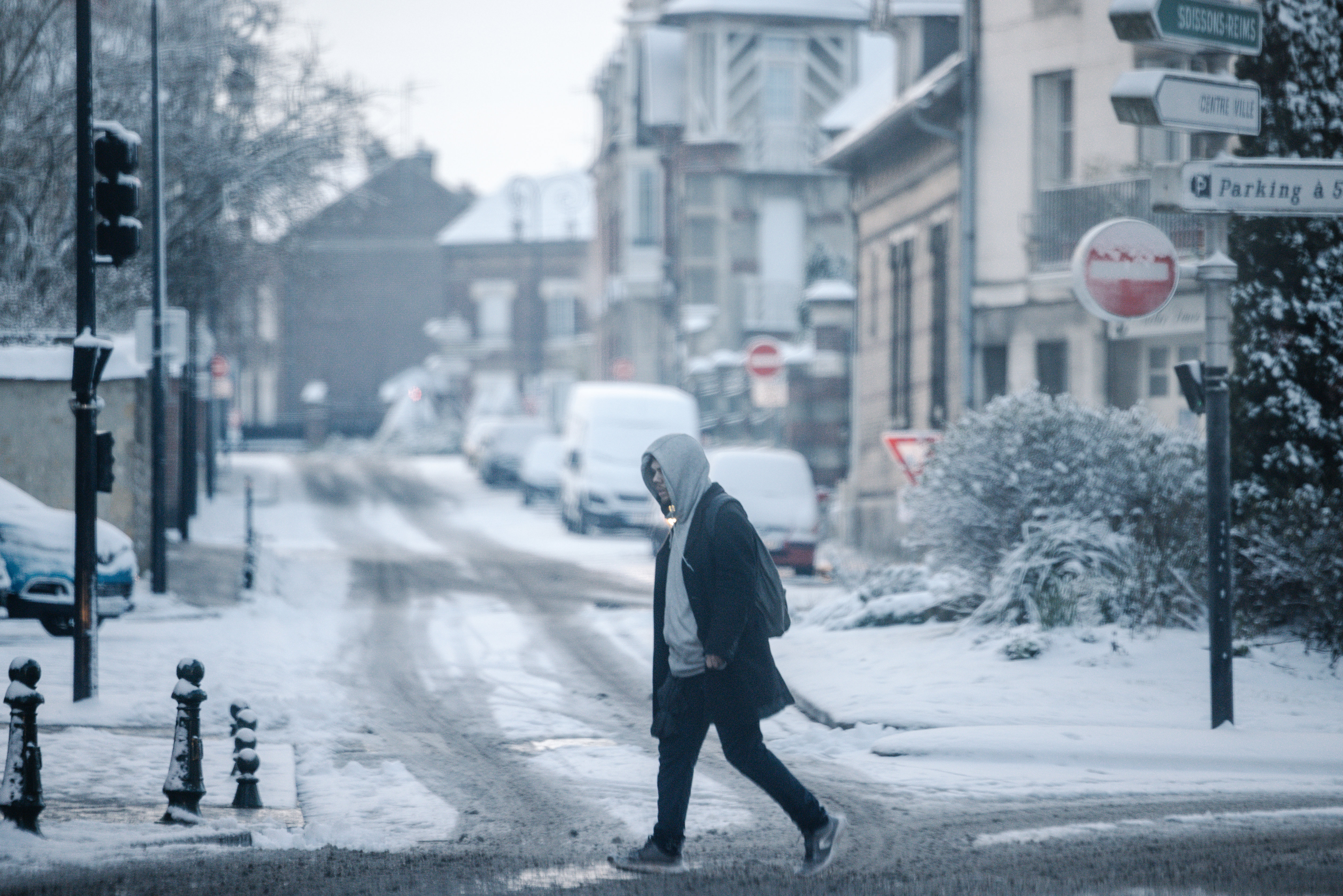 Météo France évoque un « épisode de neige tardif, pouvant occasionner une gêne pour la circulation routière, nécessitant donc une vigilance particulière ». LP/Arnaud Dumontier