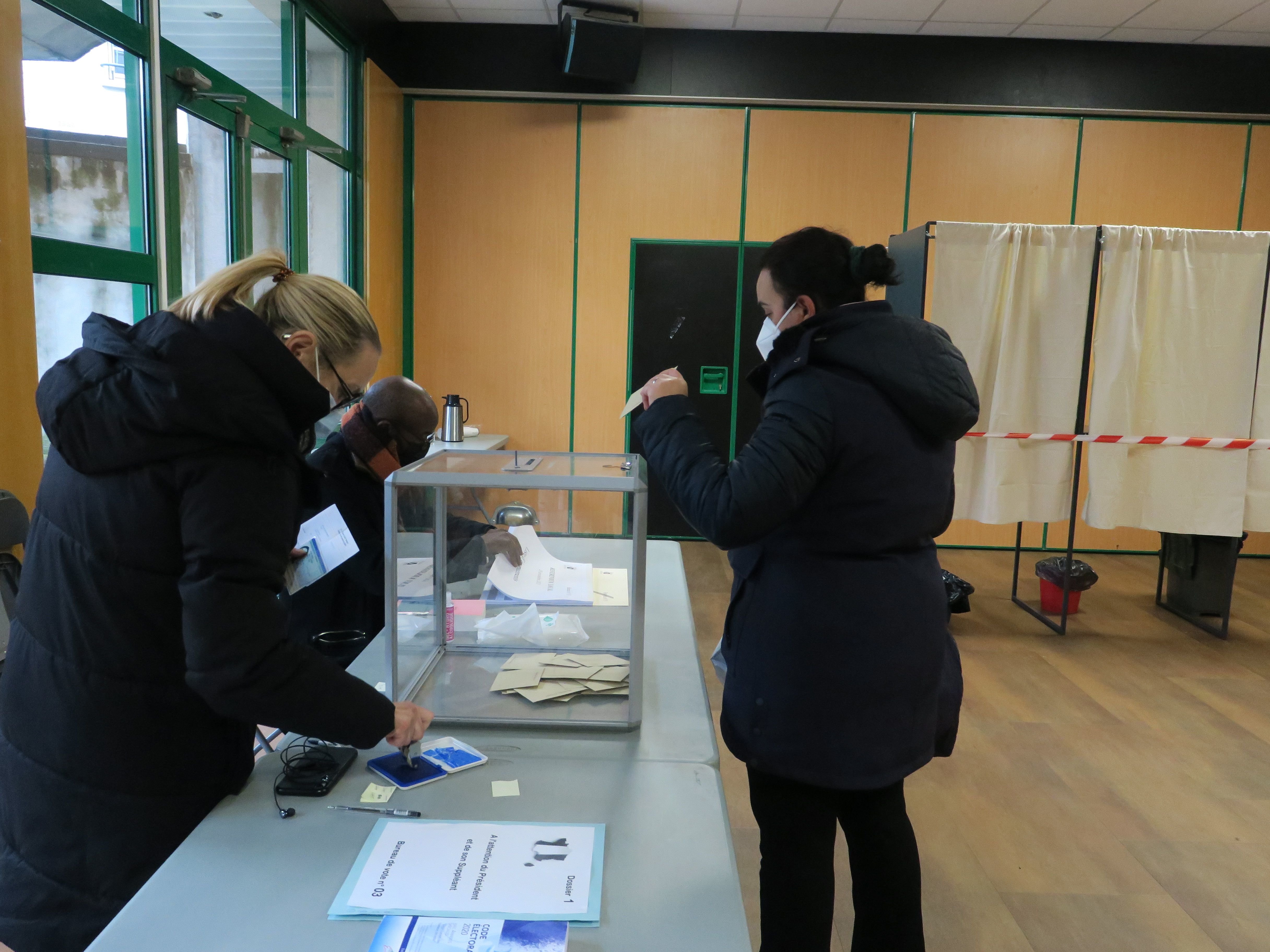 Kremlin-Bicêtre, le 28 novembre. Seuls 6,54% des inscrits ont pris part au référendum sur le marché. LP/Octave Odola