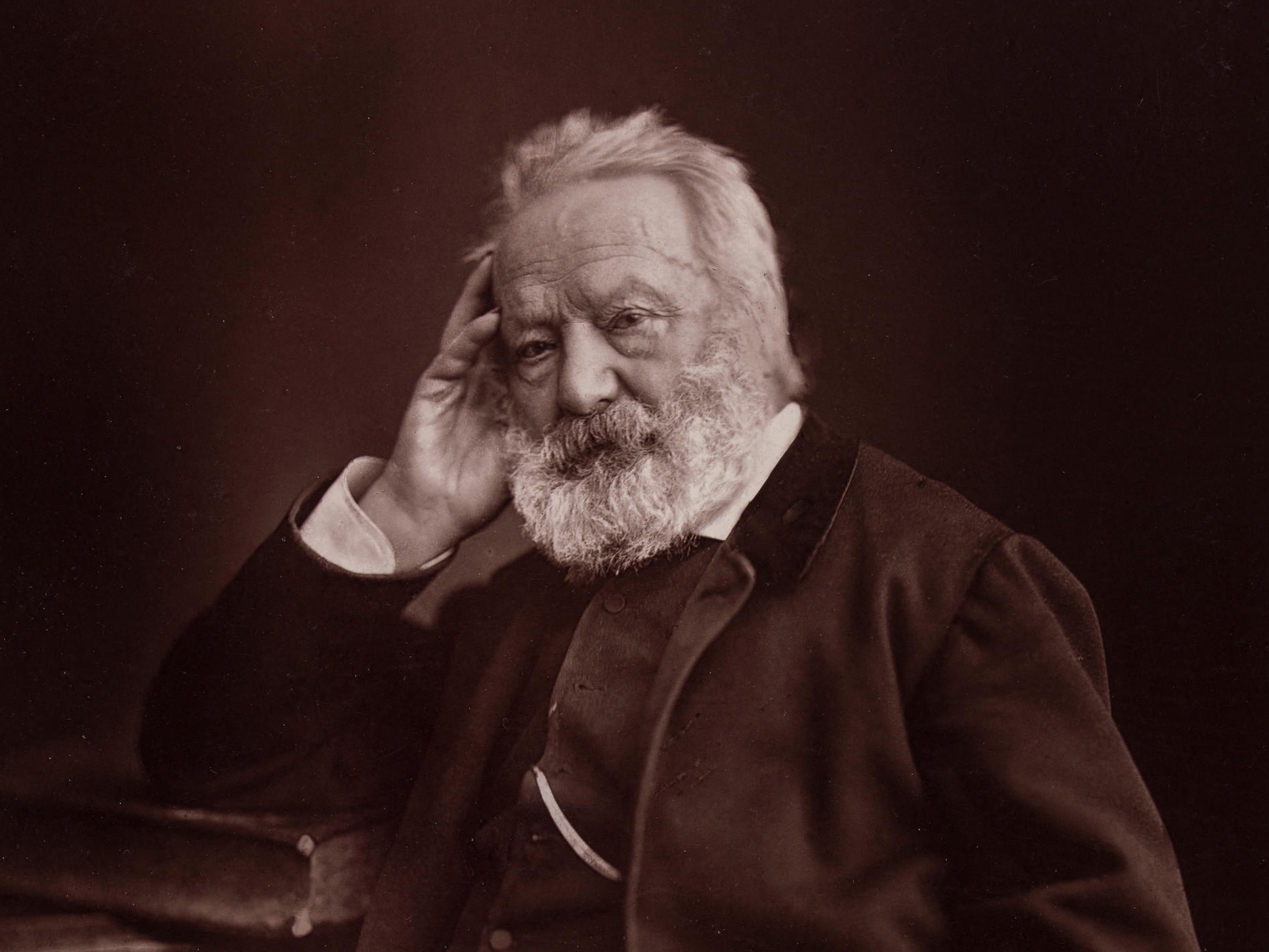 Victor Hugo : une expo pour tout savoir sur son
                  ascension et ses funérailles hors norme - Le Parisien