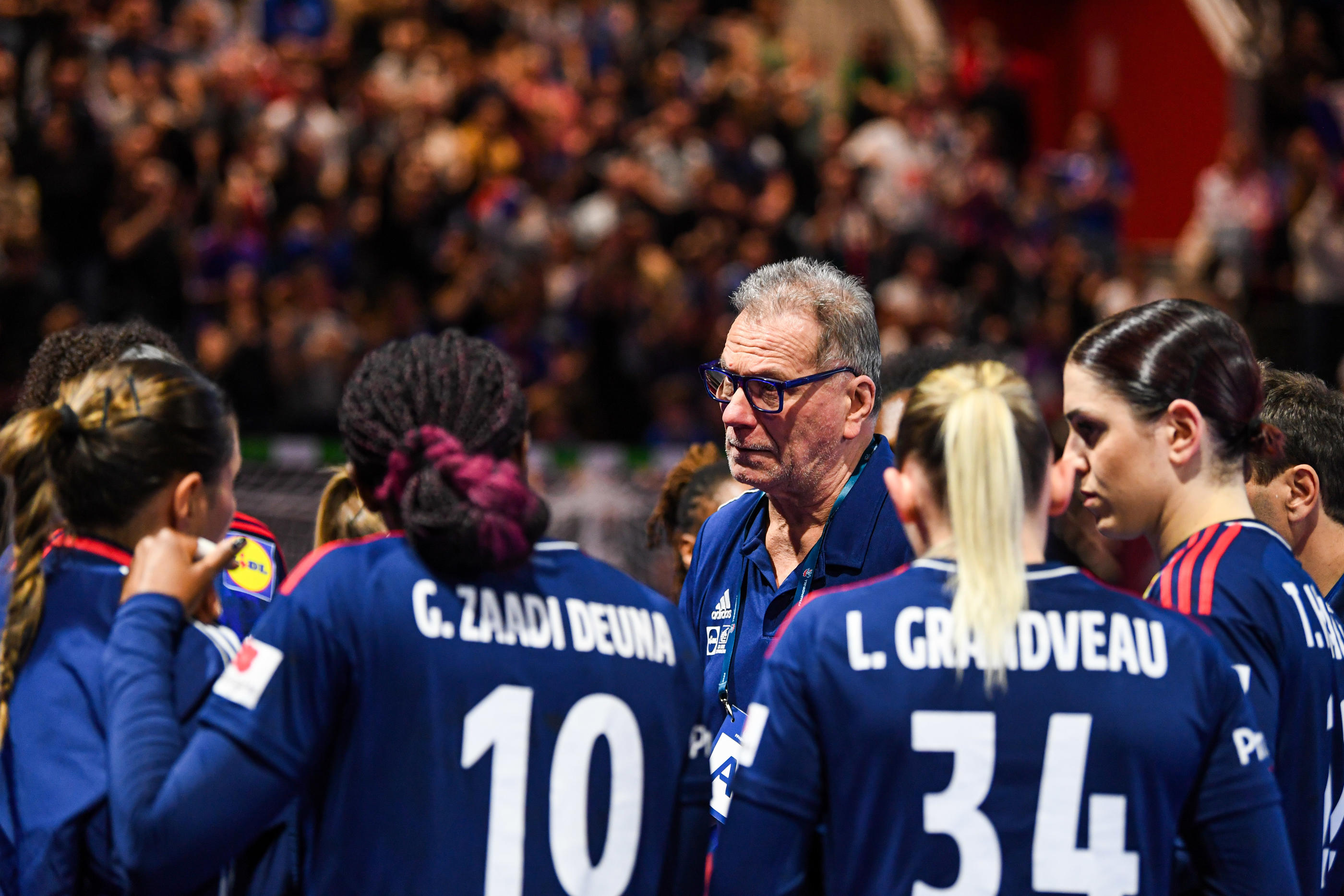 Après leur large succès contre la Lettonie, les Françaises d'Olivier Krumbholz concluent ce rassemblement par un amical contre la Roumanie. Icon Sport