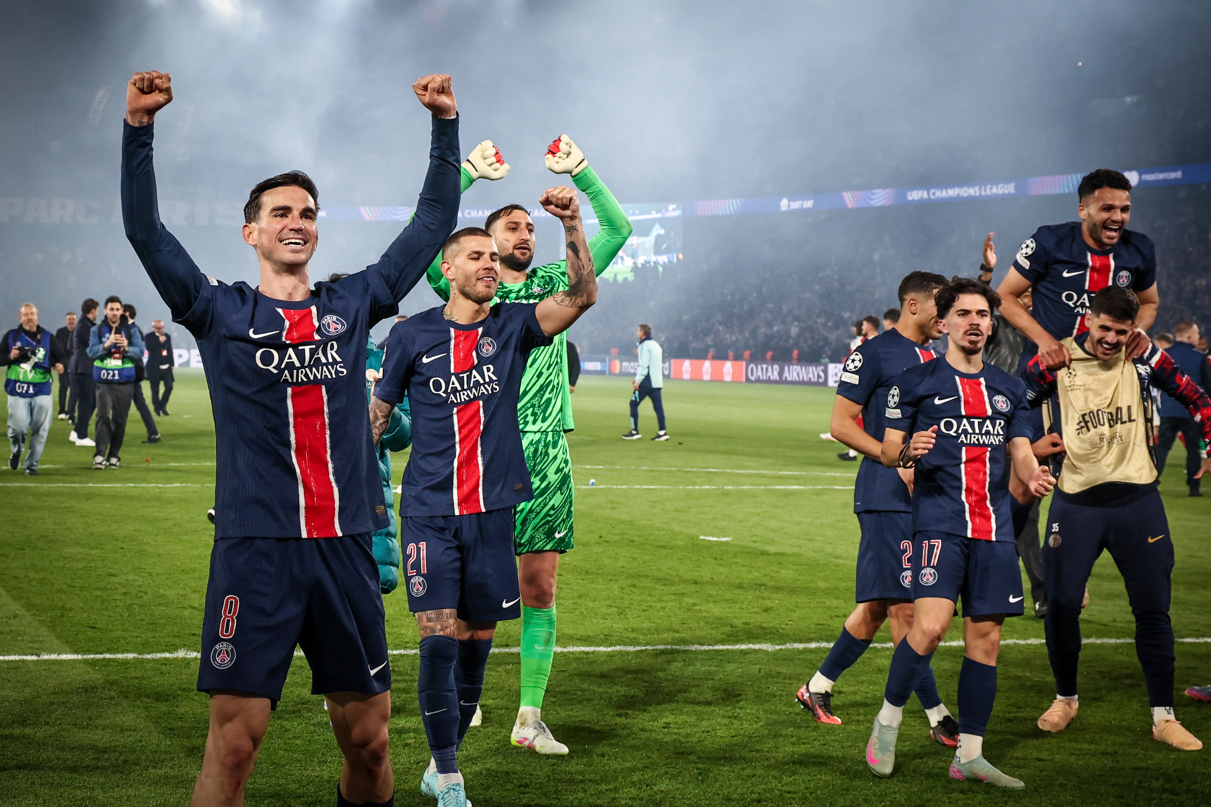 Club : Les nouveaux maillots domicile et third du PSG en photos détaillées Cultu