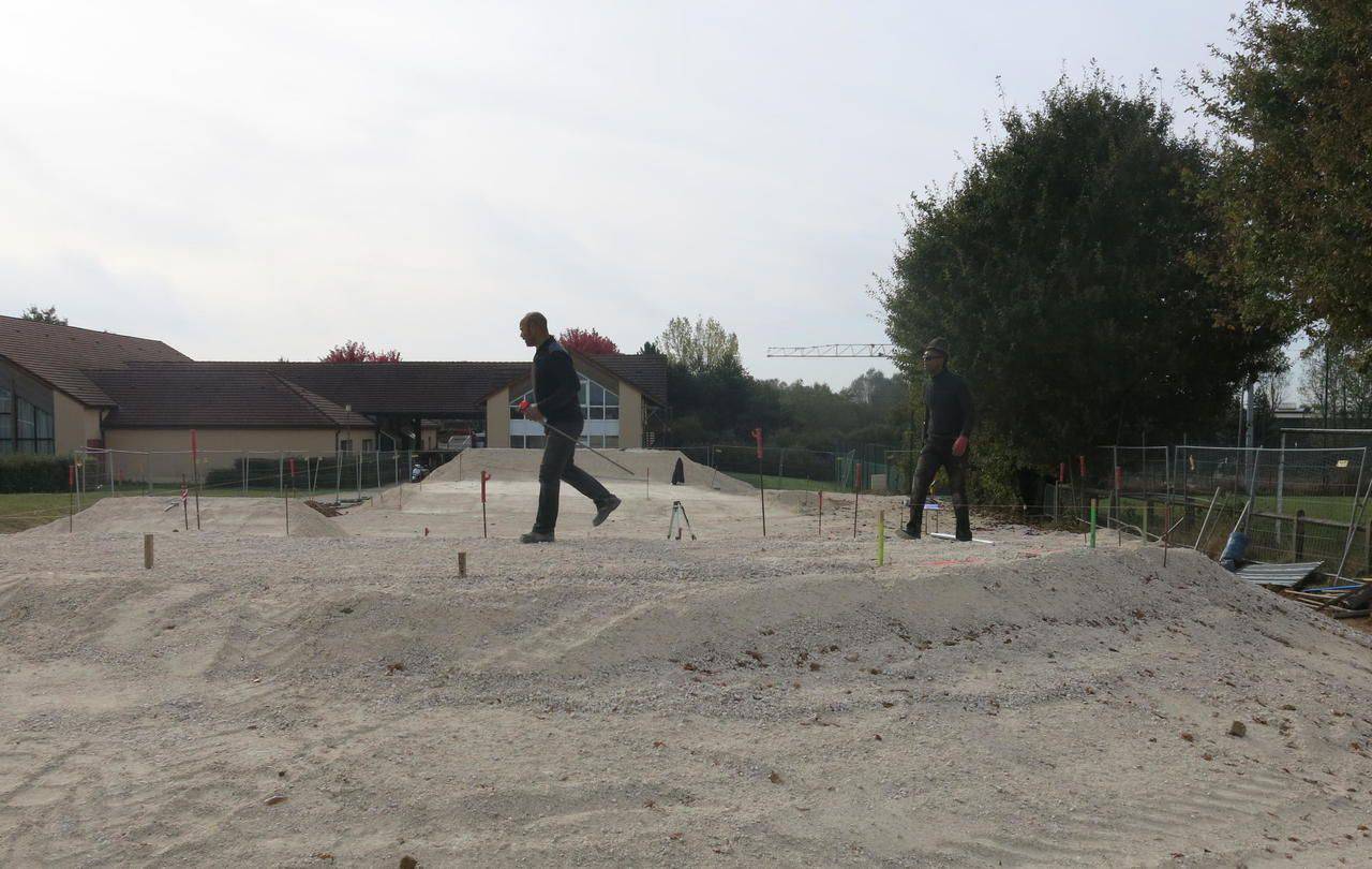 <b></b> Tournan-en-Brie, ce mardi. Les travaux du skatepark de Tournan-en-Brie devraient être terminés d’ici à la fin du mois de décembre. 