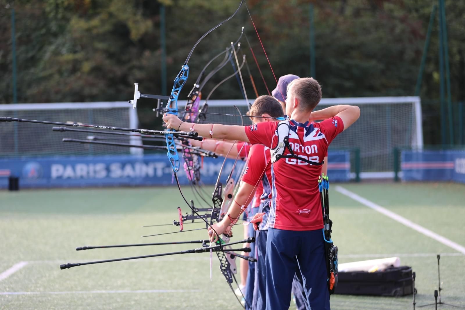Les archers britanniques, qui seront parmi les 150 athlètes accueillis au camp des Loges, sont déjà venus prendre leurs marques. LP/Marceau Hussenet
