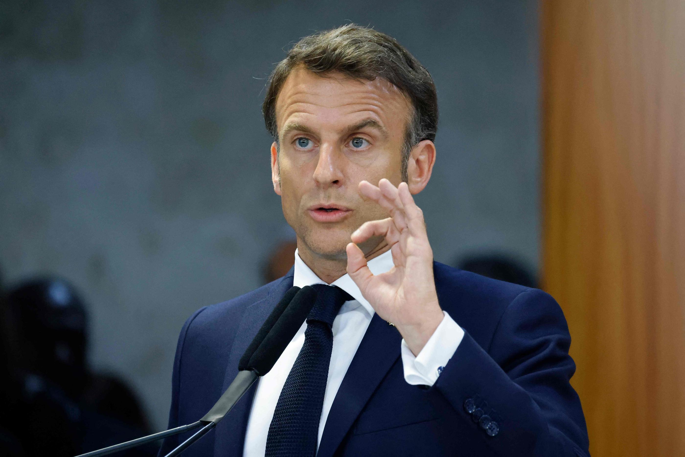 Visiblement pas ravi de la tournure des discussions sur la future réforme, Emmanuel Macron (ici le 28 mars) a remis «du cap et du sens», selon un participant au Conseil des ministres, AFP/pool/Lyudovic Marin