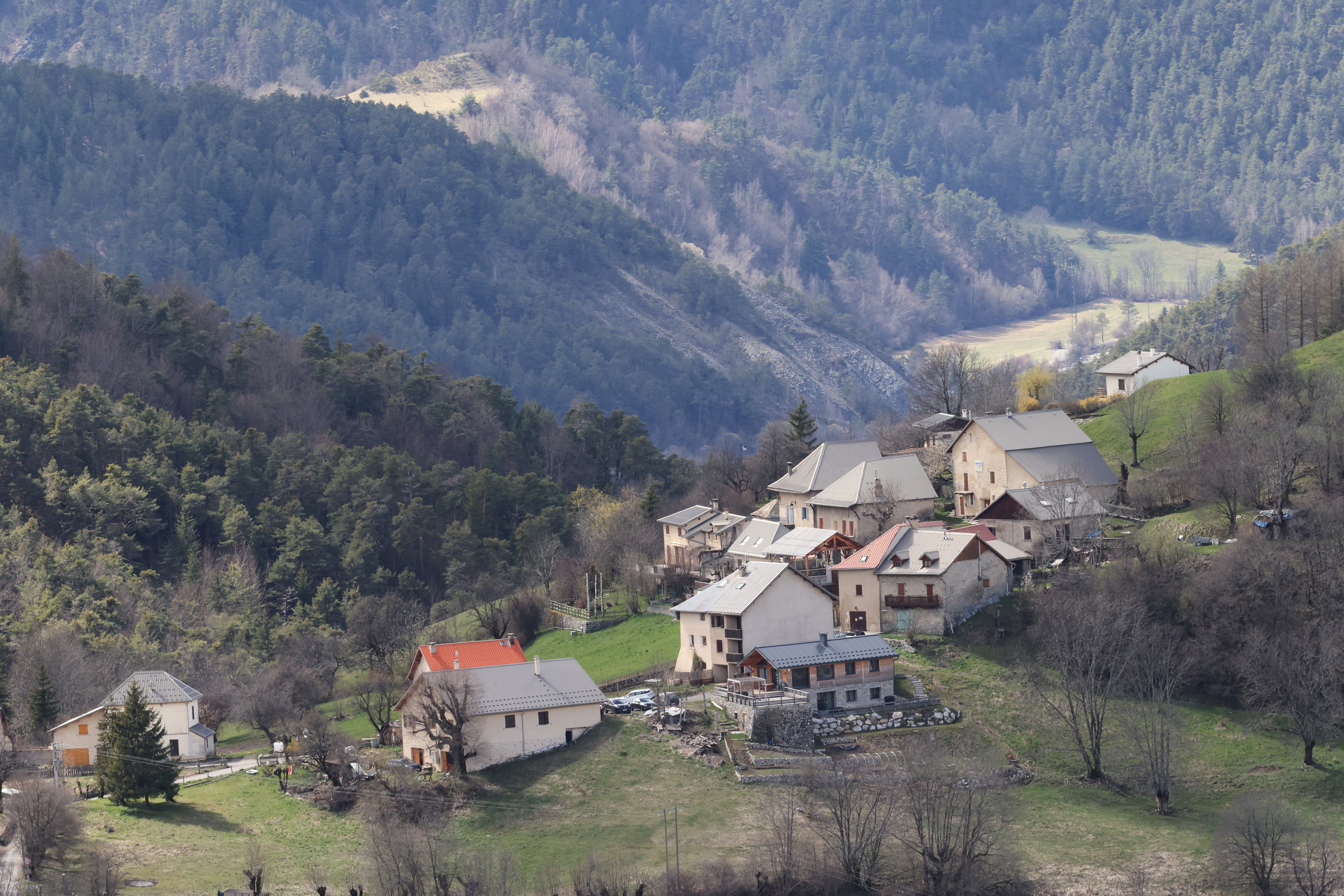 Images du Haut-Vernet, où à disparu le petit Émile en juillet 2023. LP/Olivier Lejeune