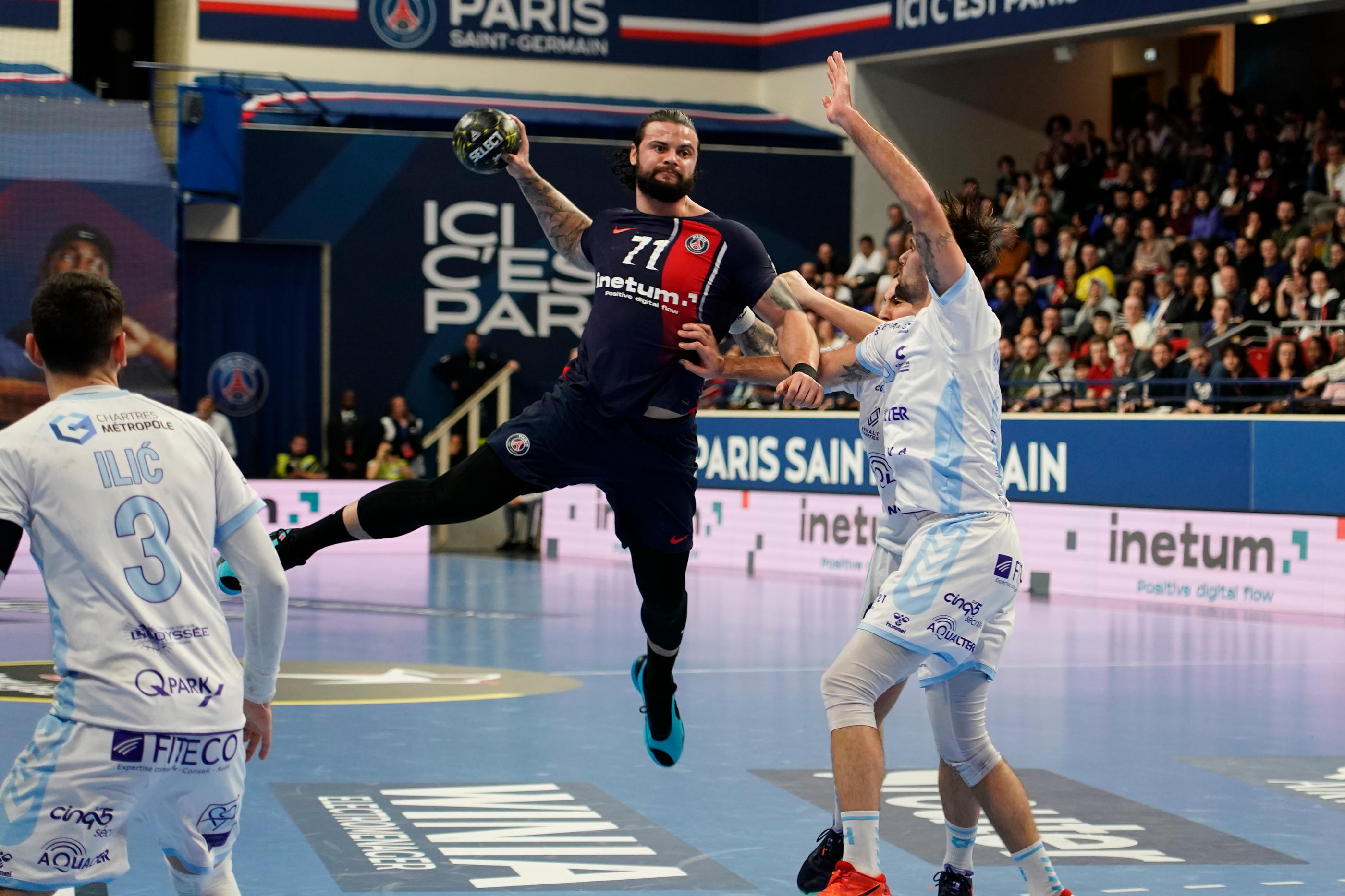 Les Parisiens d'Elohim Prandi ont déjà un pied en quarts de finale de la Ligue des champions. Icon Sport