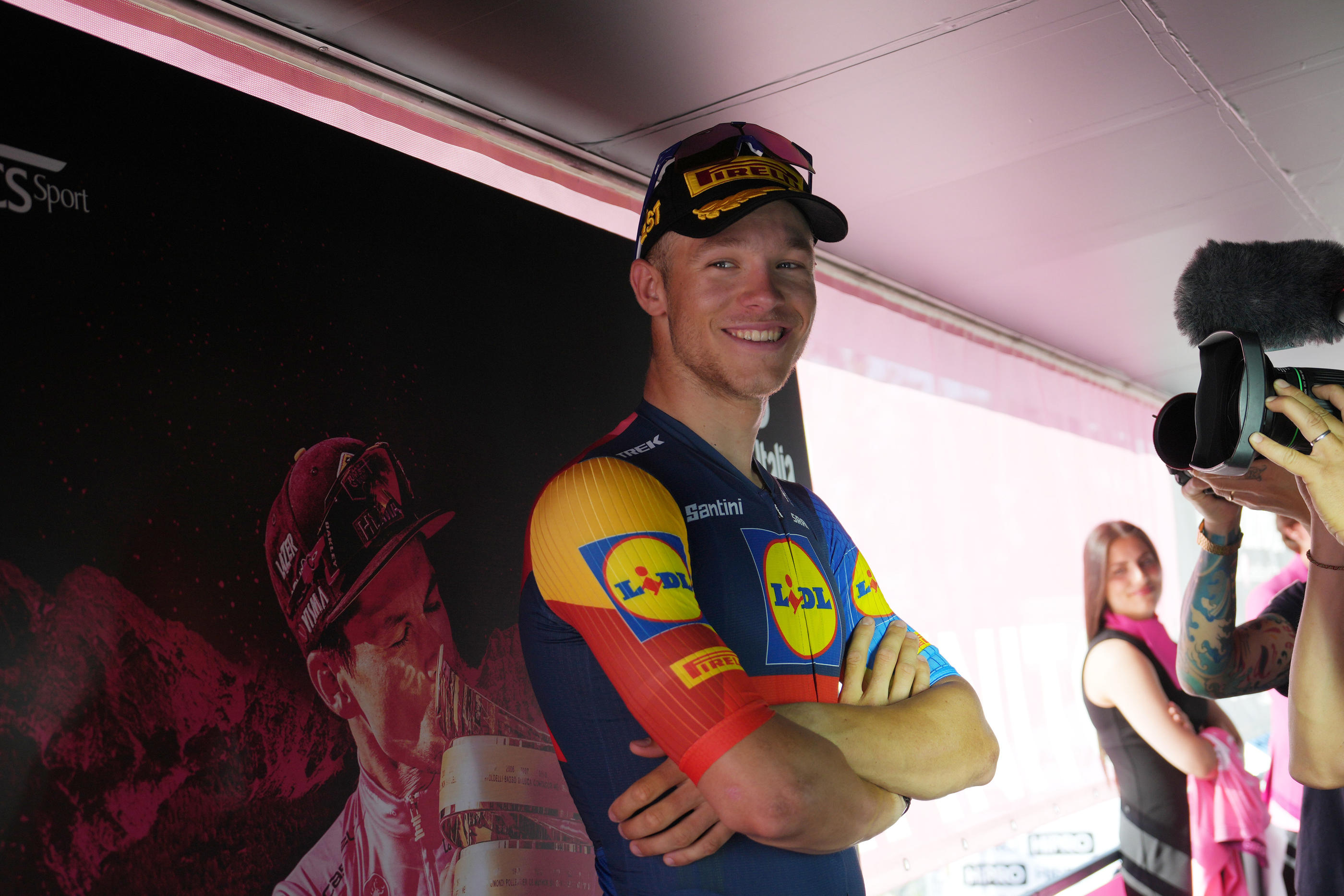 Jonathan Milan, en forme olympique sur le Giro, attire aussi le regard des photographes. Icon Sport