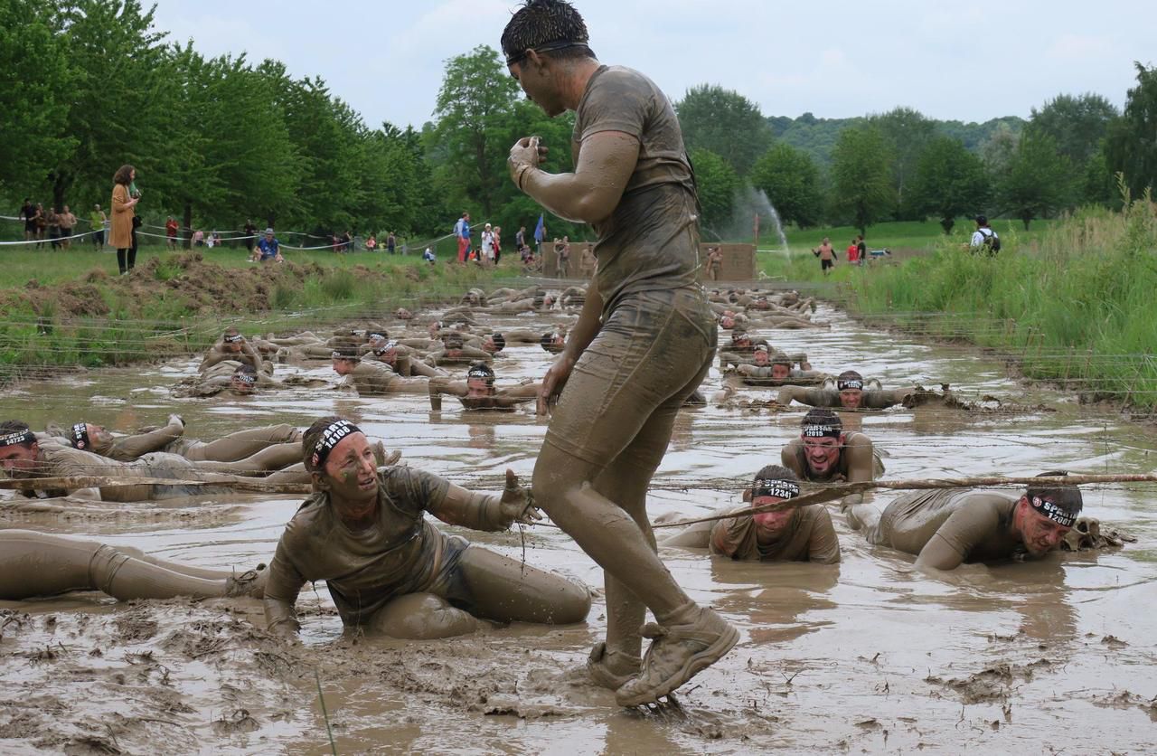 <b></b> Jablines, ce samedi. Près de 7 000 participants ont pris le départ de la 4e Spartan Race, une course d’obstacles qui s’est déroulée à l’île de loisirs régionale de Jablines-Annet. 