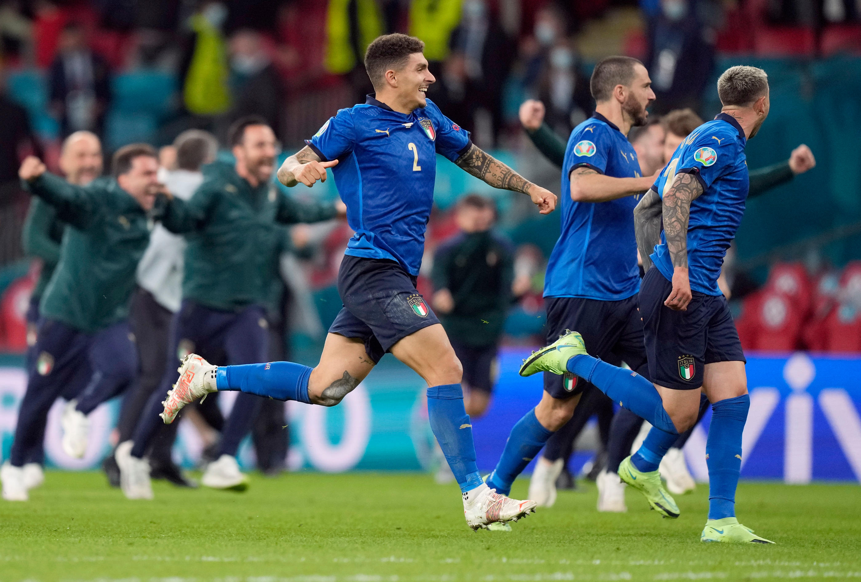 La joie des Italiens, qualifiés pour la finale de l'Euro