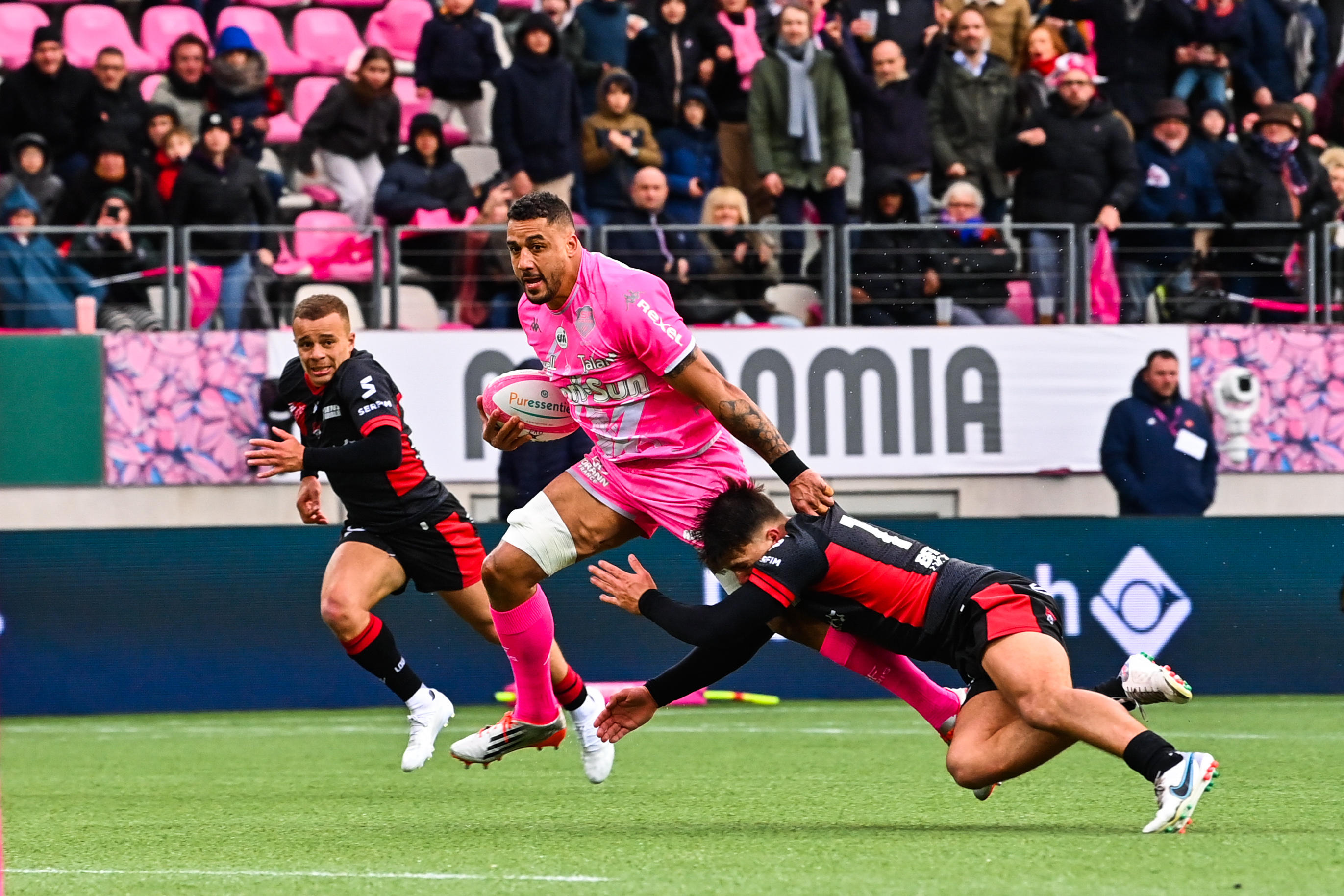 Giovanni Habel-Küffner s'arrache et marque le deuxième des trois essais de la victoire du Stade Français sur Lyon. Icon Sport/Daniel Derajinski