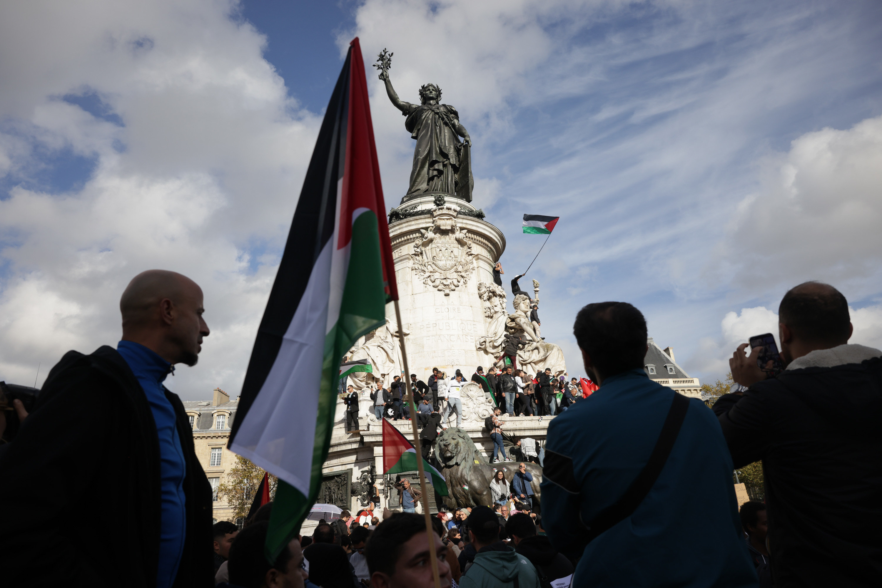 Une manifestation de soutien aux Palestiniens s'était déroulée place de la République, à Paris, le 22 octobre. LP / Philippe de Poulpiquet