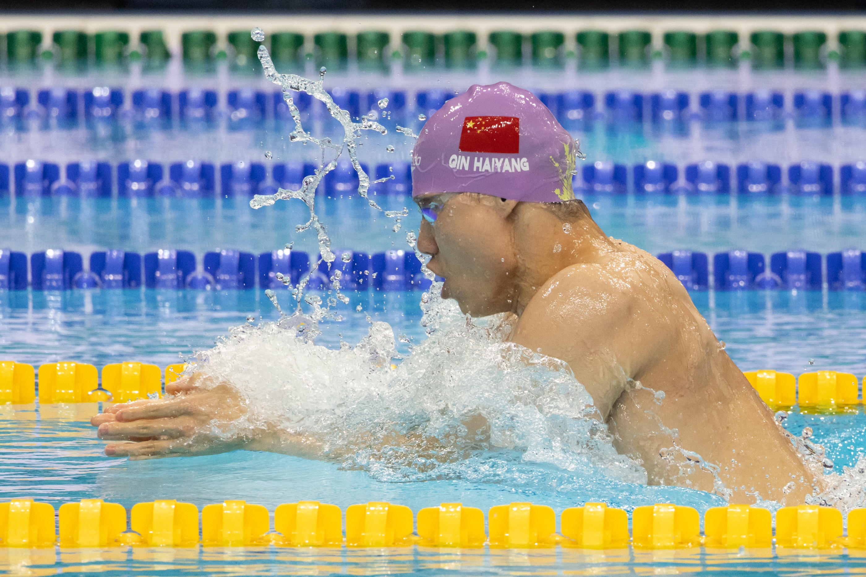 Elu nageur de l'année en 2023 après son record du monde du 200m brasse, le Chinois Qin Haiyang fait partie des nageurs concernés. Photo by Icon sport