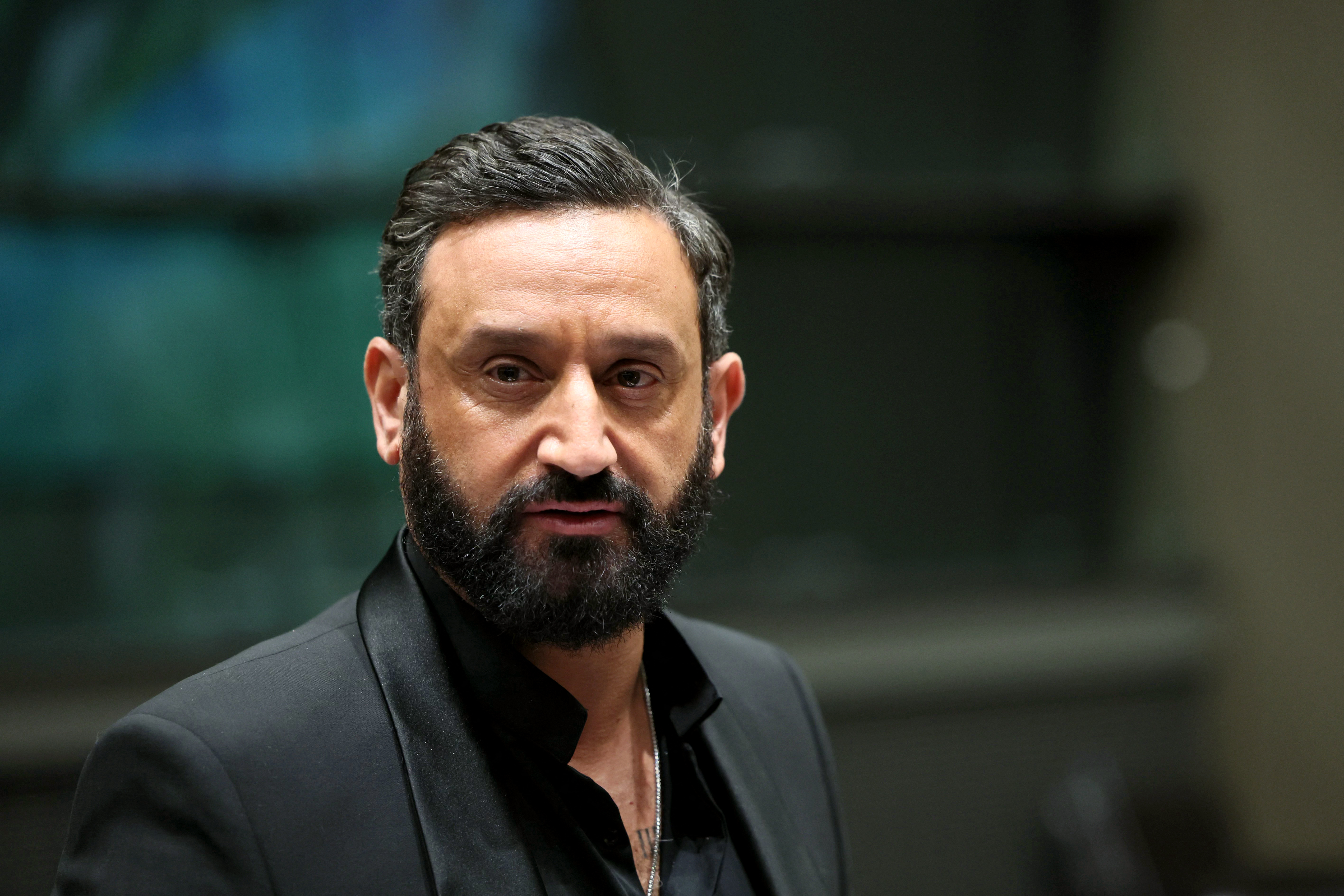 Cyril Hanouna (ici en mars) «est loin d’être fini», juge un visage du groupe Canal +, même si «la fermeture de C8 va forcément avoir un impact direct» sur lui. AFP/Alain Jocard