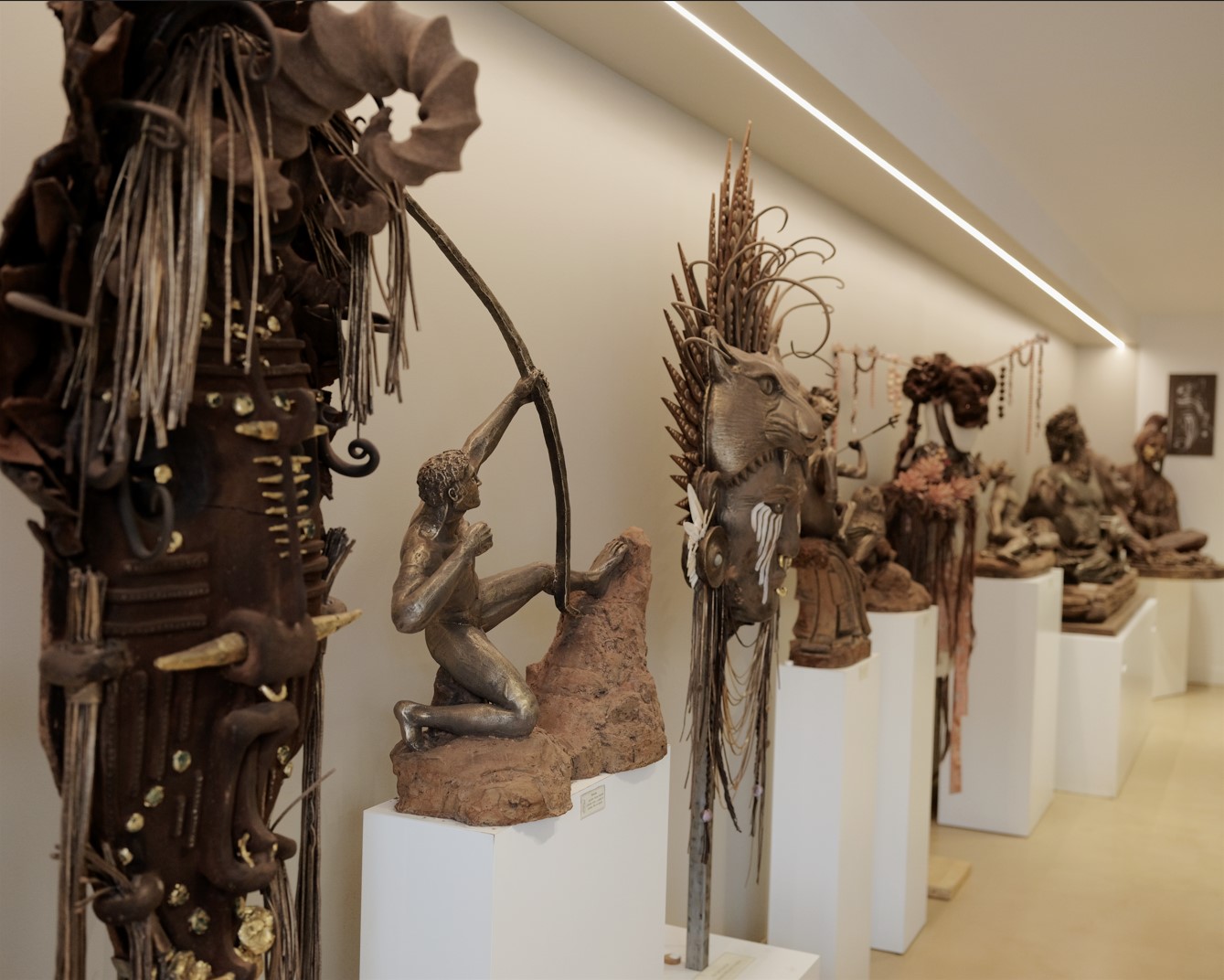 Aux Galeries du Cacao Fages, à Toulouse, on peut admirer une dizaine de sculptures, statues antiques et masques ethniques au réalisme saisissant. Tous sont confectionnés en chocolat ! LPM/Guillaume Rivière