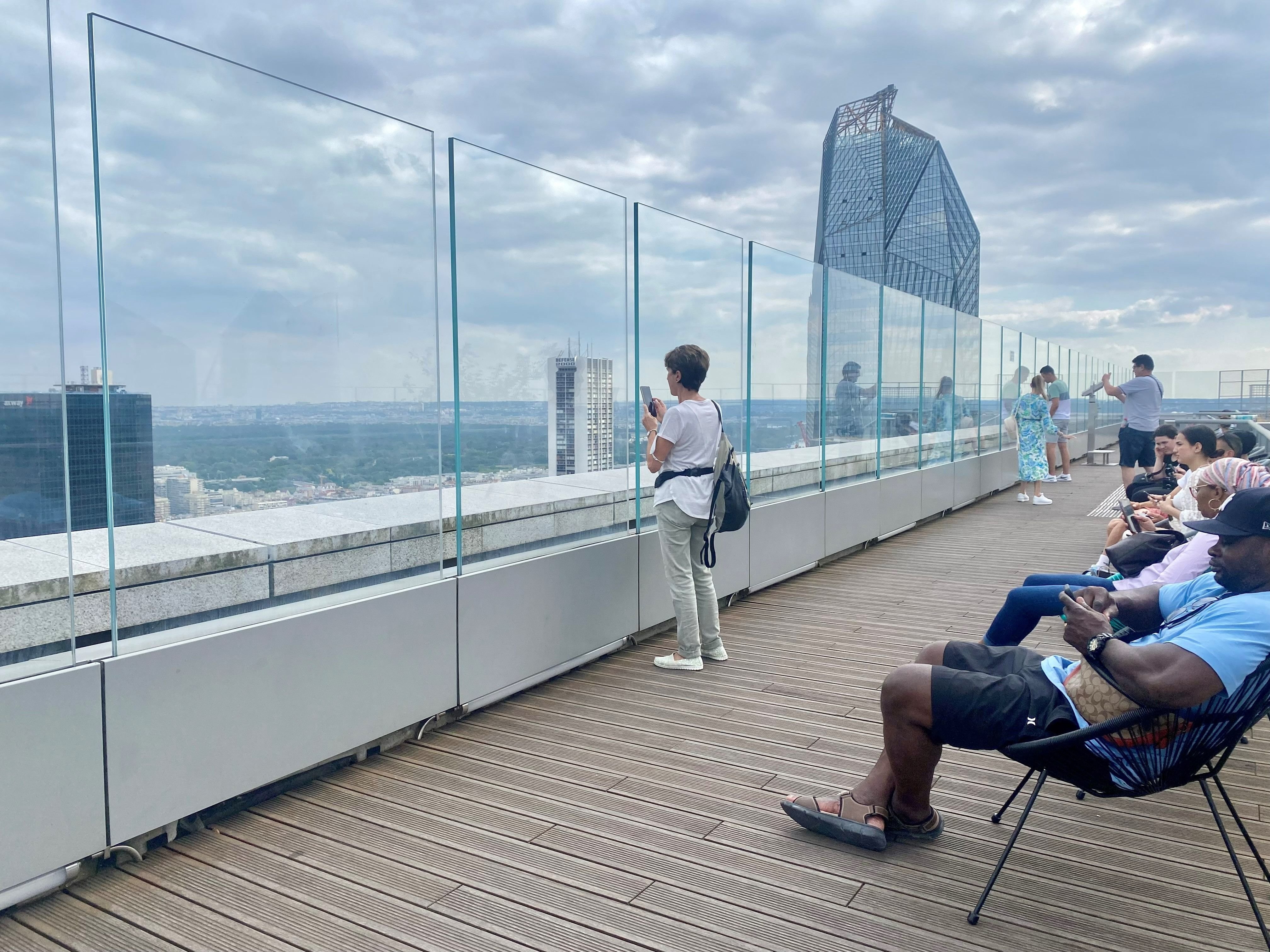 Le Toit de la Grande Arche de La D fense d sormais ferm au public