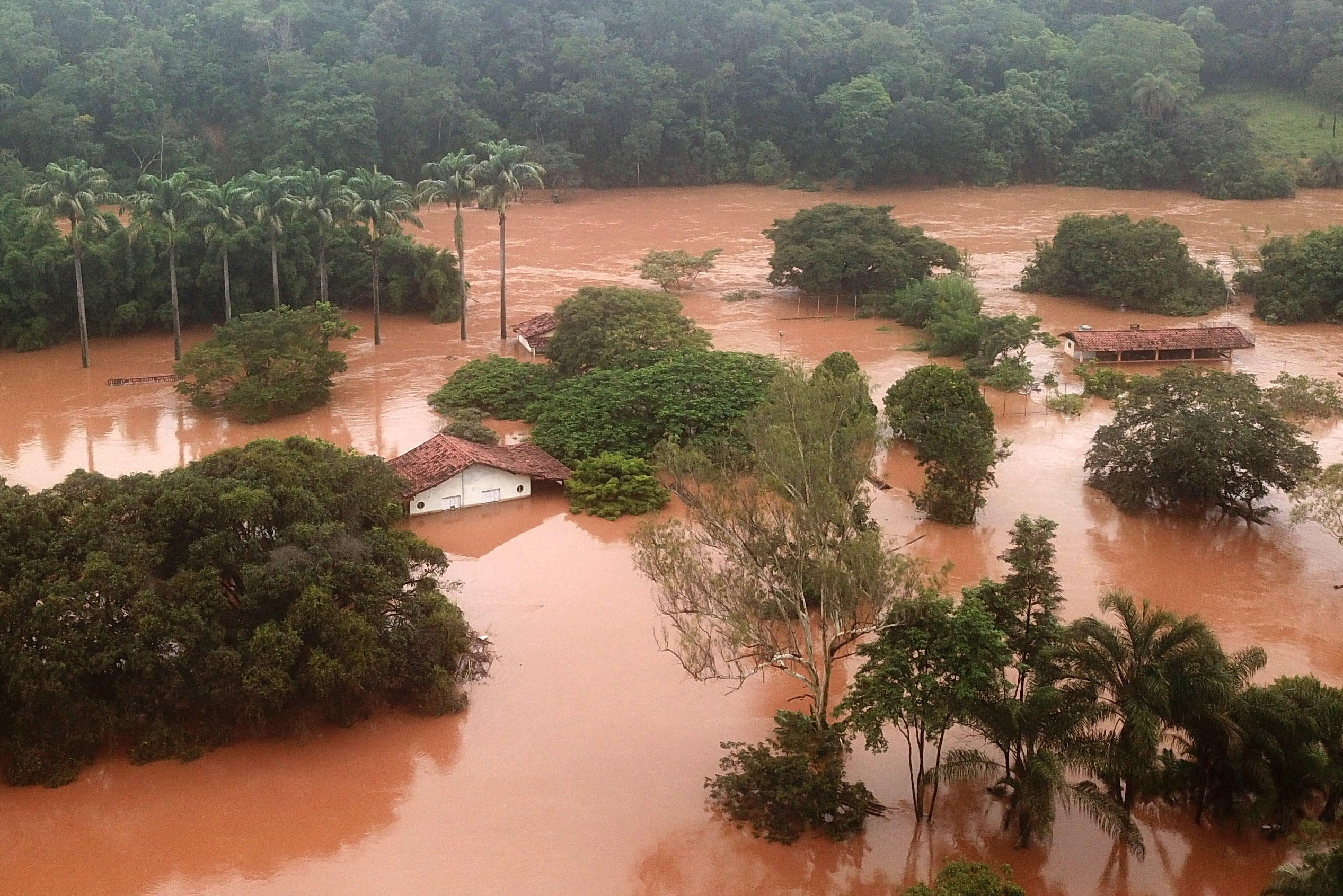 Brésil : les inondations dans le sud-est du pays font dix morts - Le  Parisien