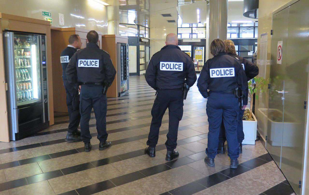 <b></b> Palais de justice de Meaux, mercredi 4 janvier. Un important dispositif de police a été déployé, en raison de la comparution d’un prévenu signalé comme dangereux. 