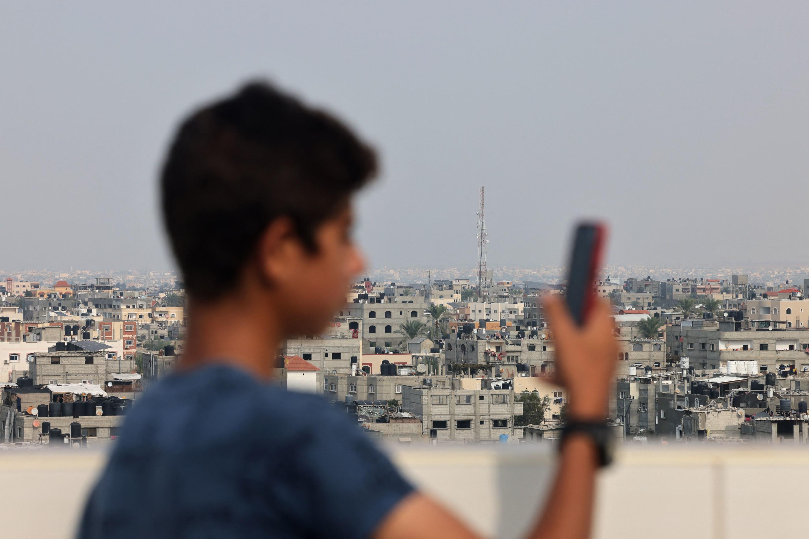 Un opérateur palestinien a annoncé la "coupure totale" des communications téléphoniques et Internet dans la bande de Gaza ce mercredi 1er novembre 2023. AFP/MOHAMMED ABED