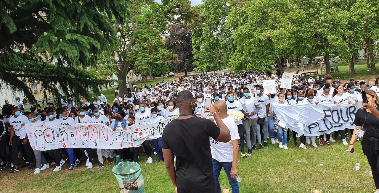 Épinay-sur-Seine (Seine-Saint-Denis), le 28 juin 2020. Ce jour-là, 700 personnes avaient rendu hommage à Aman, 16 ans, victime d'une guerre des bandes à laquelle il était totalement étranger. LP/Claire Guédon