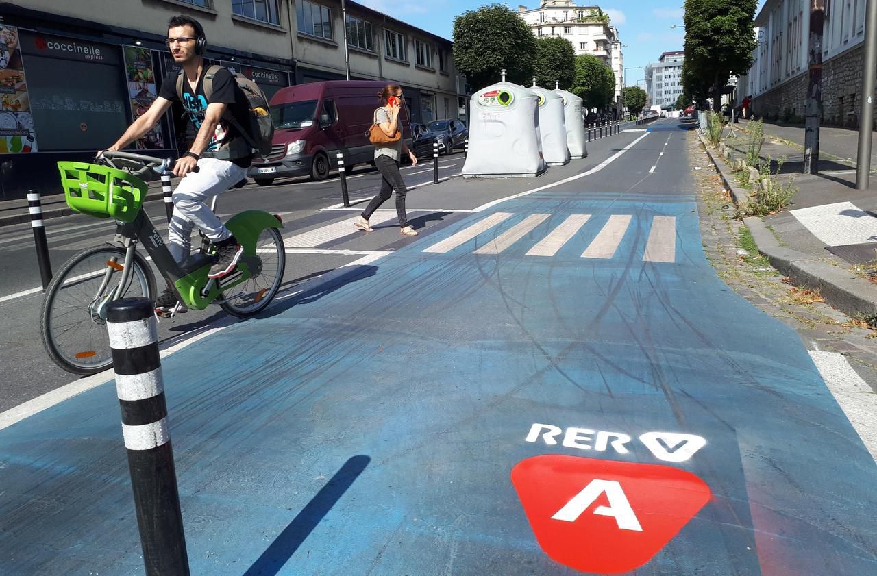 Pistes cyclables Montreuil balise la ligne A du RER Vélo Le Parisien