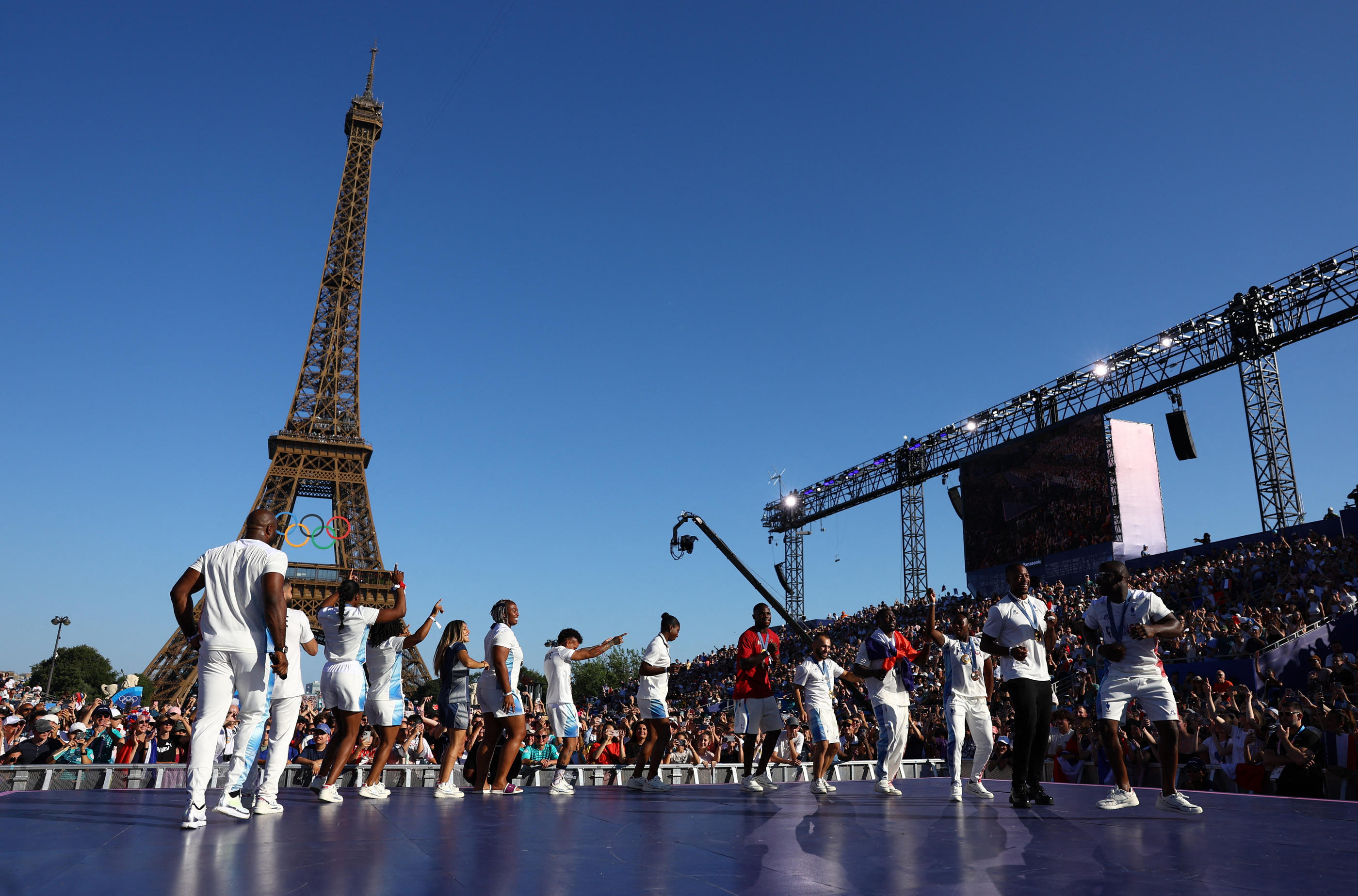 C'est une foule en délire qui a accueilli l'équipe de France de judo ce lundi au Parc des Champions. REUTERS/Stephanie Lecocq