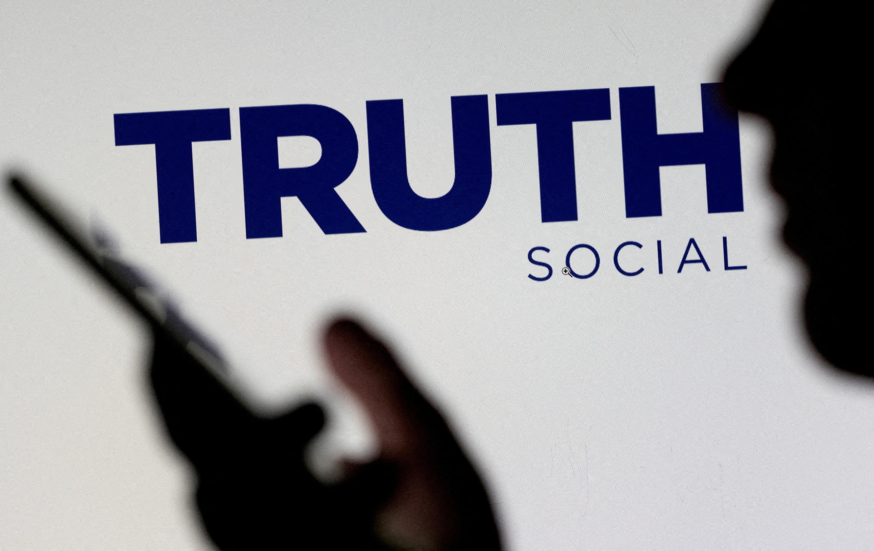 Le logo du réseau social de l'ancien président américain Donald Trump Truth Social. Reuters/Dado Ruvic