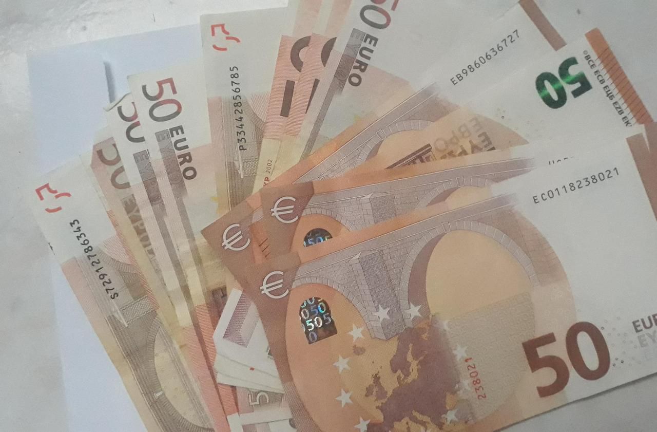 <b></b> La jeune femme avait perdu quatorze billets de 50 euros, tout frais sortis de La Poste.