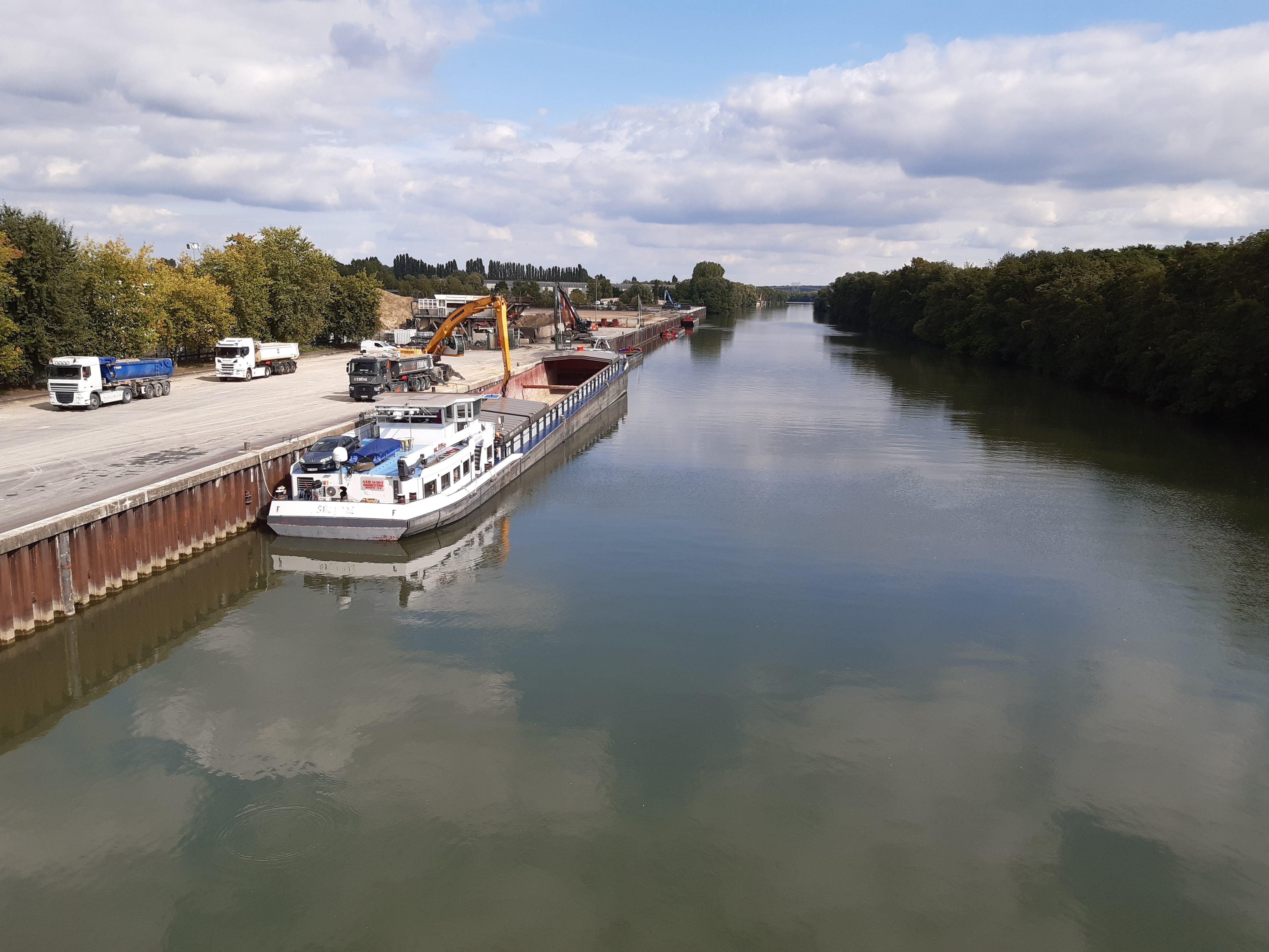 Le Parisien Le Parisien