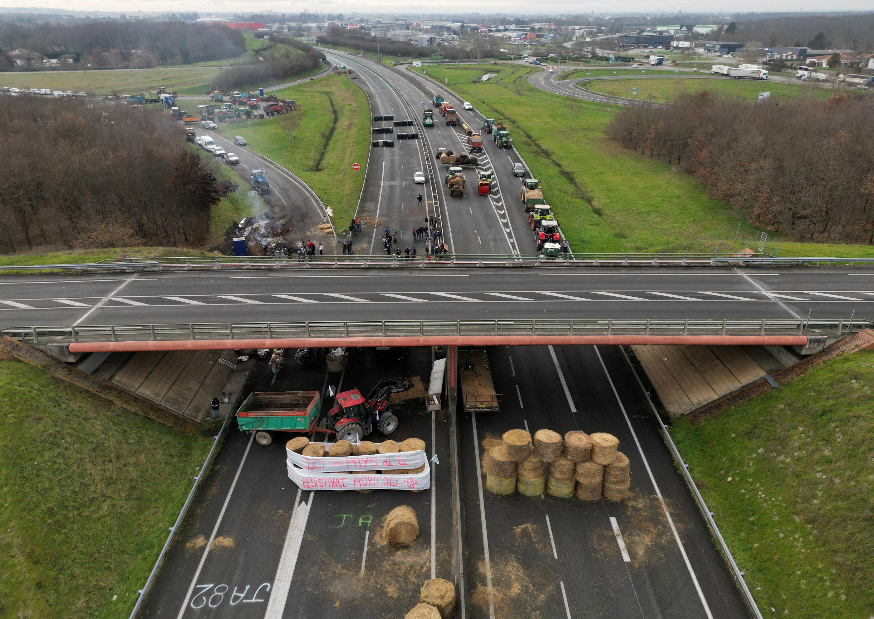 L'accident de la route est survenu à un barrage sur l'autoroute A20 dans le secteur de Montauban (Tarn-et-Garonne). REUTERS/Nacho Doce