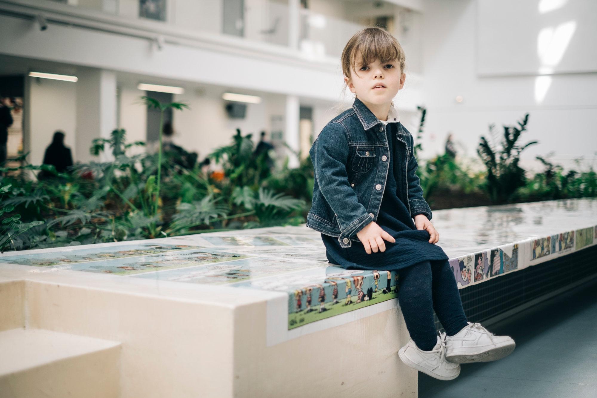 5 600+ Enfant Marteau Photos, taleaux et images libre de droits