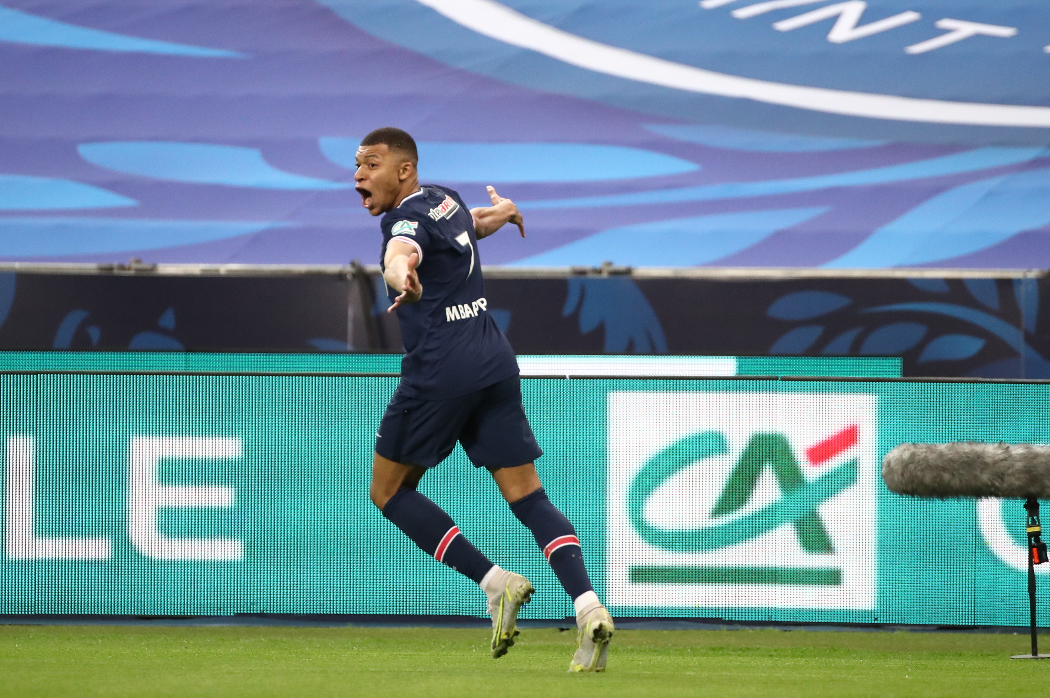 Kylian Mbappé, passeur puis buteur, a offert la Coupe de France au PSG. LP/Arnaud Journois