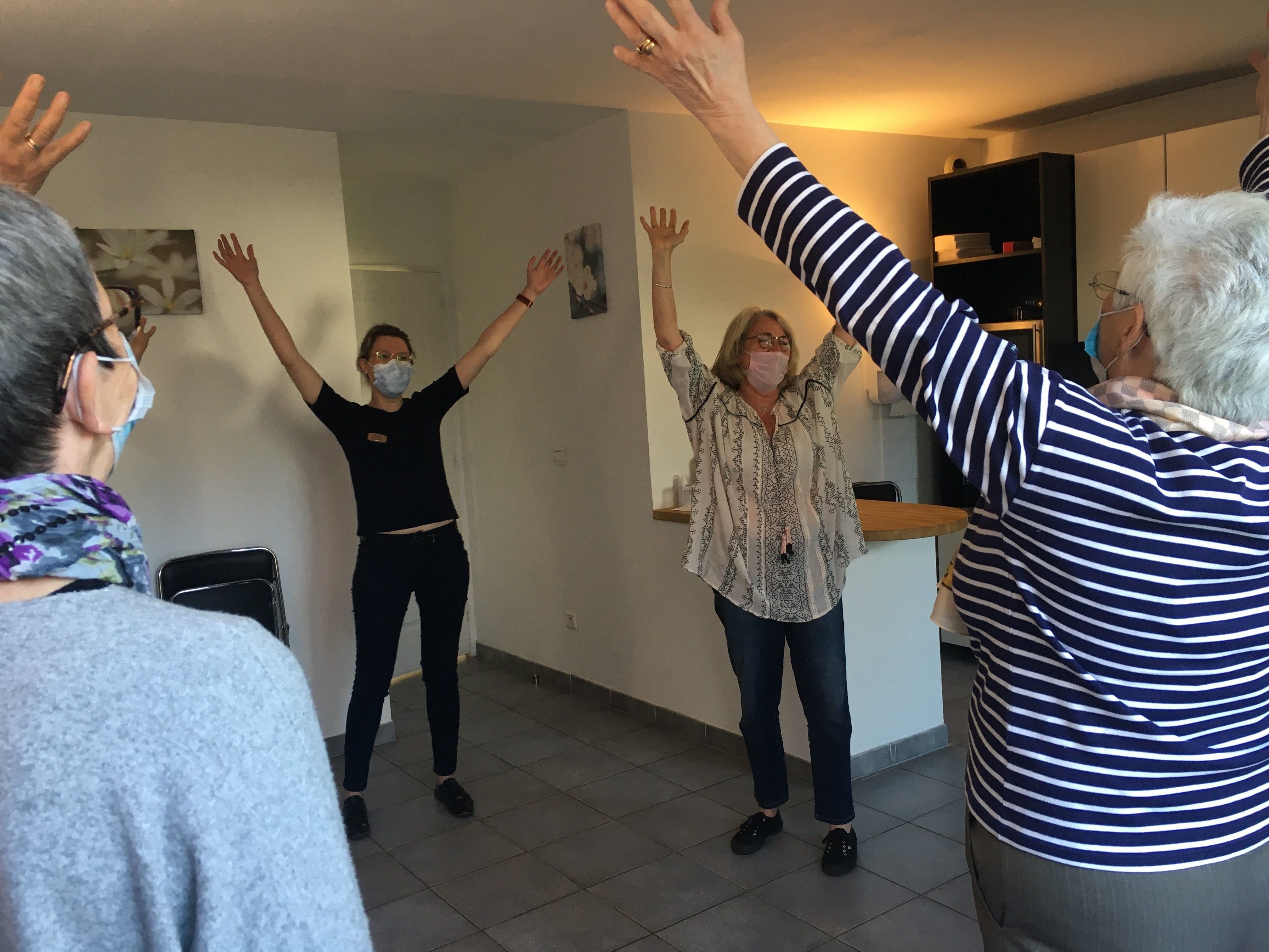 Aulnay-sous-Bois, le 22 avril 2021. Les aidants familiaux trouvent un second souffle à l'atelier de rigologie organisé à la plate-forme "la Voix des aidants". LP/Olivia Villamy