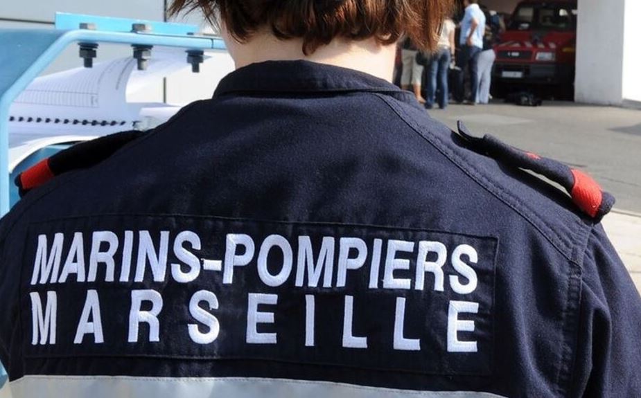 « Nous avons été appelés vers 23h45 pour un incendie » au deuxième et dernier étage d’un immeuble situé dans le 4e arrondissement de Marseille, ont indiqué les marins-pompiers (illustration). AFP/Anne-Christine Poujoulat