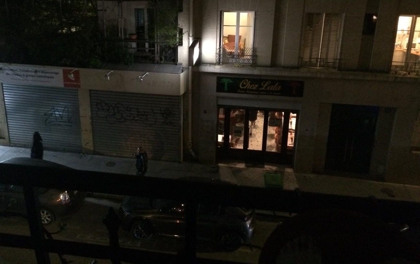 Paris (XVIIIe). La plupart des lampadaires de la rue Championnet sont mis hors service depuis quatre mois. Ils sont à nouveau vandalisés sitôt remis en état. DR