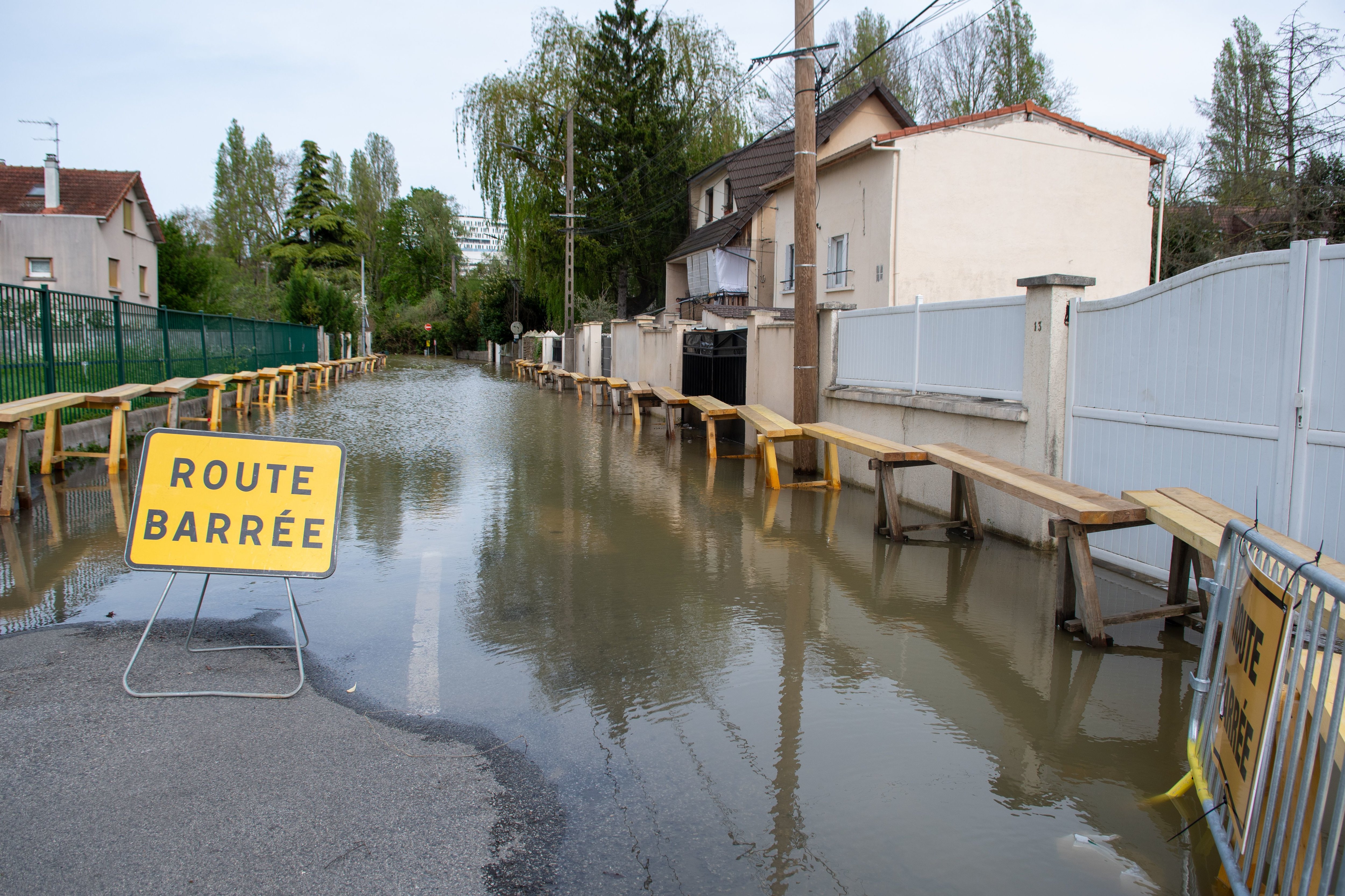 Villeneuve-Saint-Georges (Val-de-Marne), samedi 6 avril. Depuis les inondations de 2016 et 2018, les habitants du quartier Belleplace-Blandin s'inquiètent à chaque montée des eaux. LP/Marion Sillion