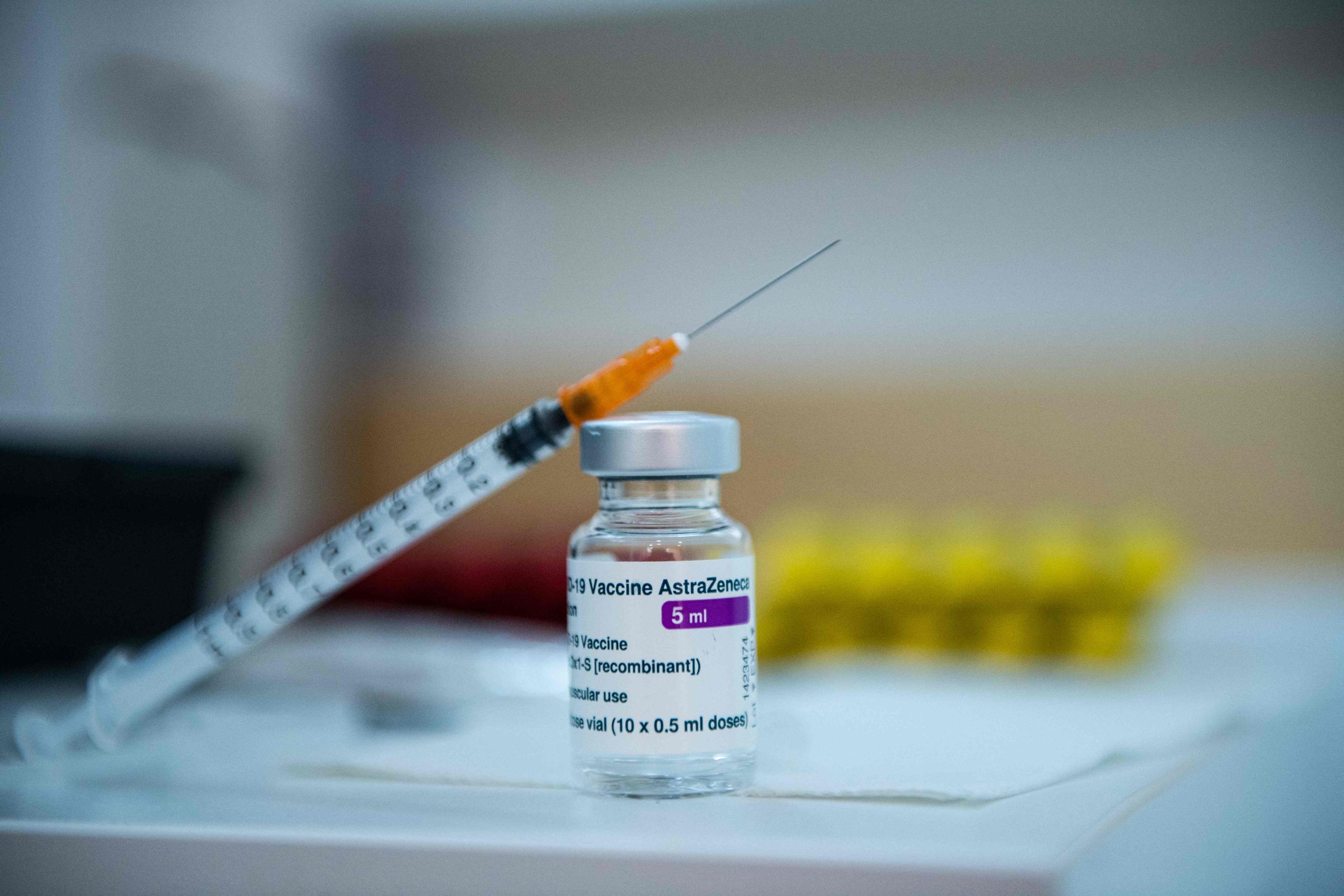 Vaccins : comment les livraisons anticipées en France ont dégringolé depuis le début de l'année