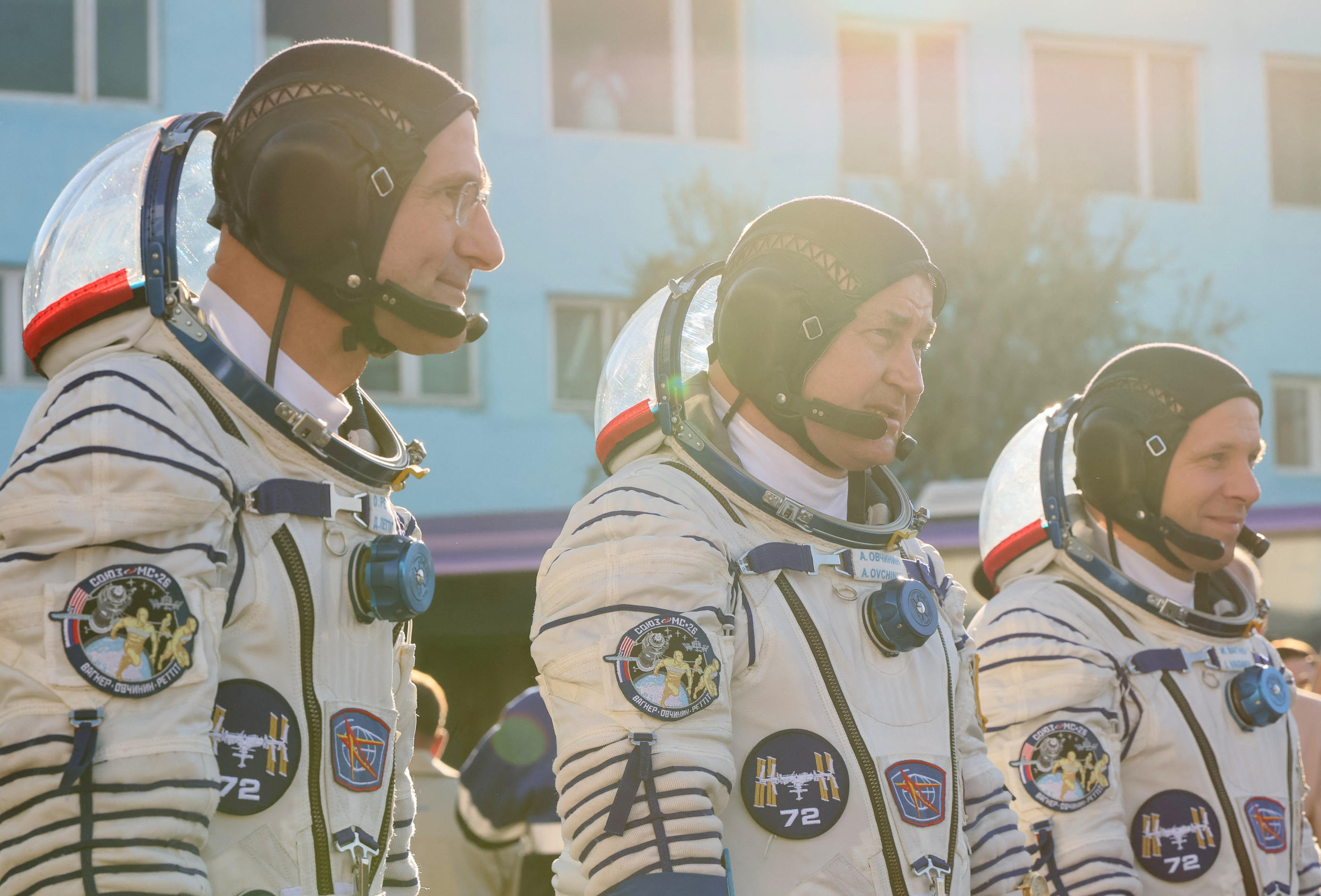 L'astronaute américain Donald Pettit et les cosmonautes russes Alexeï Ovchinine et Ivan Vagner avant leur décollage, le 11 septembre 2024.  Reuters/Maxim Shipenkov