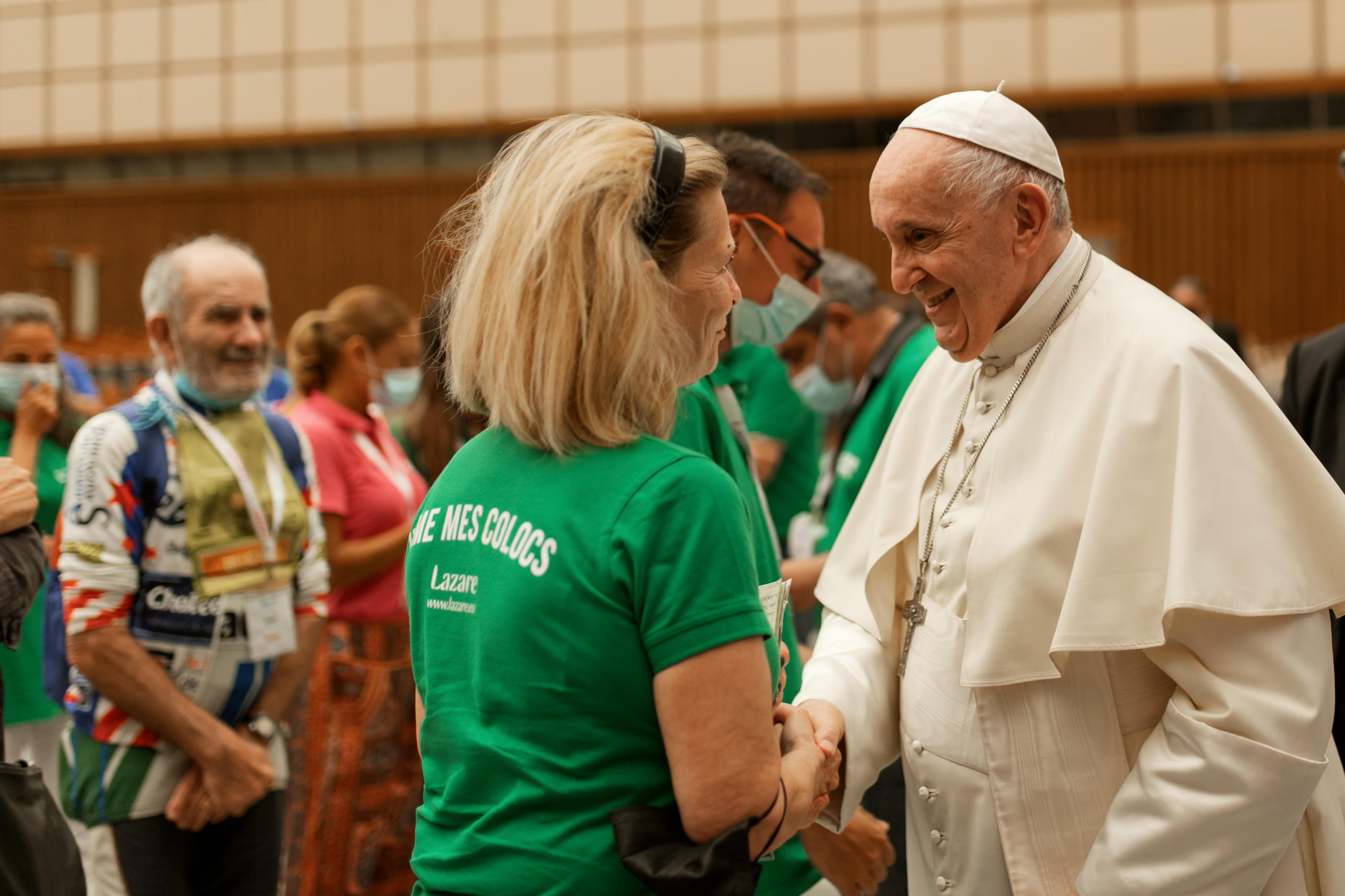 Fin août 2021, le pape François avait rencontré des membres de l’association Lazare, qui fait cohabiter d’ex-sans-abris et de jeunes actifs dans plusieurs villes de France et d’Europe. Marie de Vivies