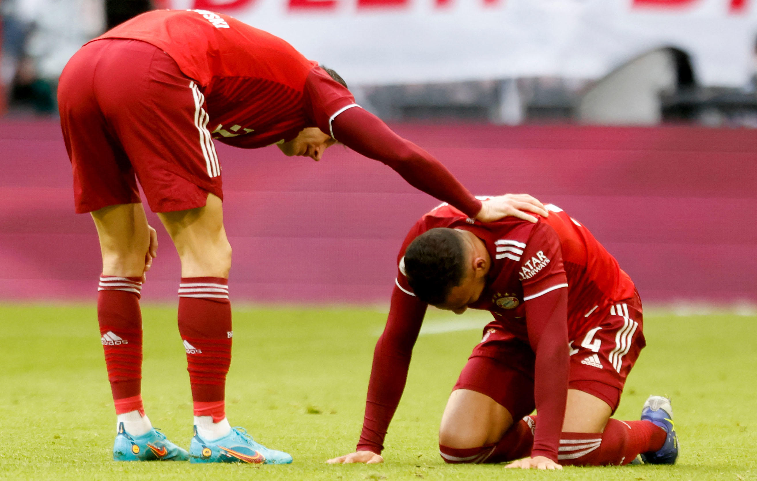 Blessé face à Greuther Fürth, le Français du Bayern Munich, Corentin Tolisso, a quitté la pelouse en pleurs dimanche. AFP/Michaela Rehle