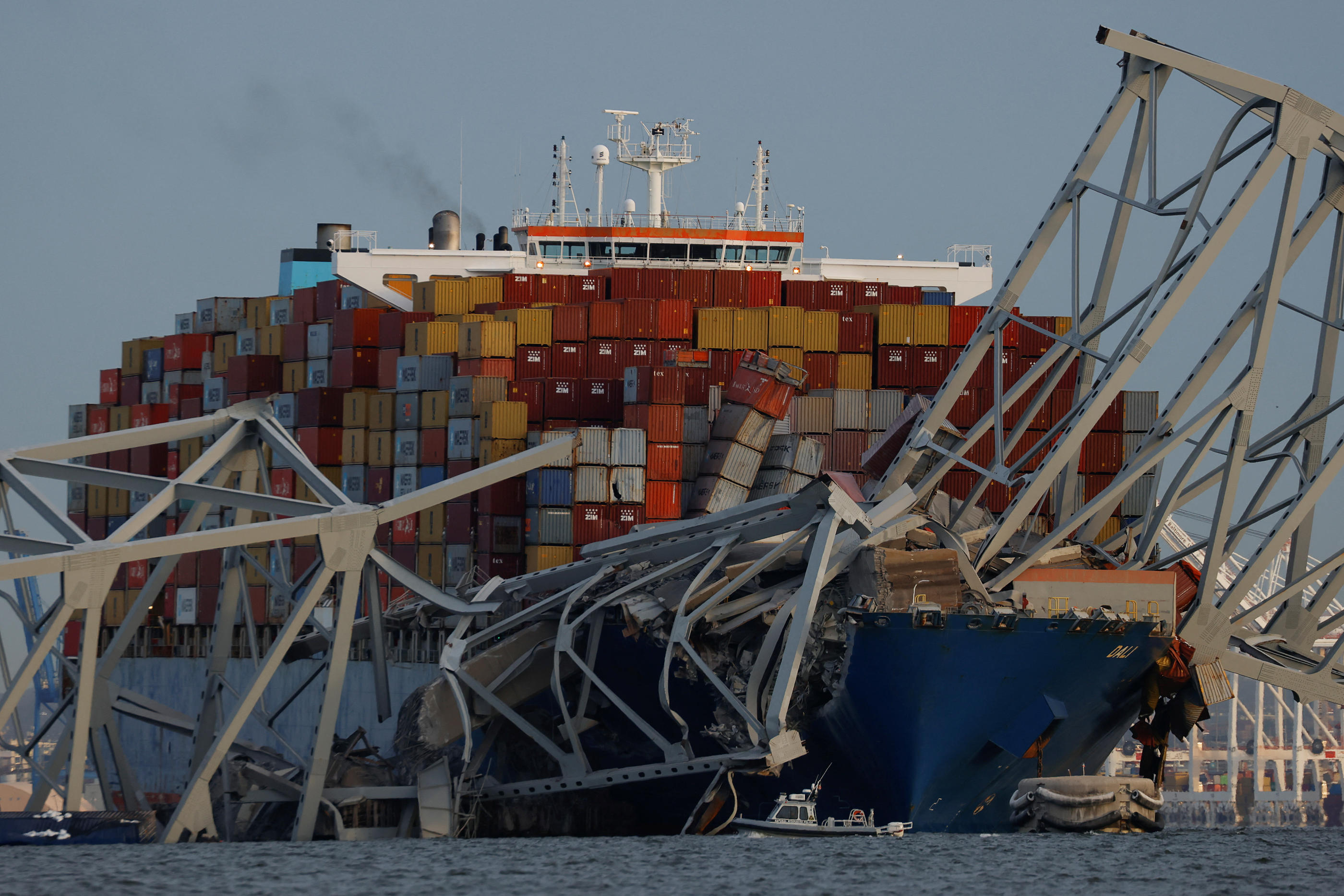 Le cargo Dali dans les décombres du pont Francis Scott Key de Baltimore, aux Etats-Unis, le 26 mars 2024. Reuters/Julia Nikhinson