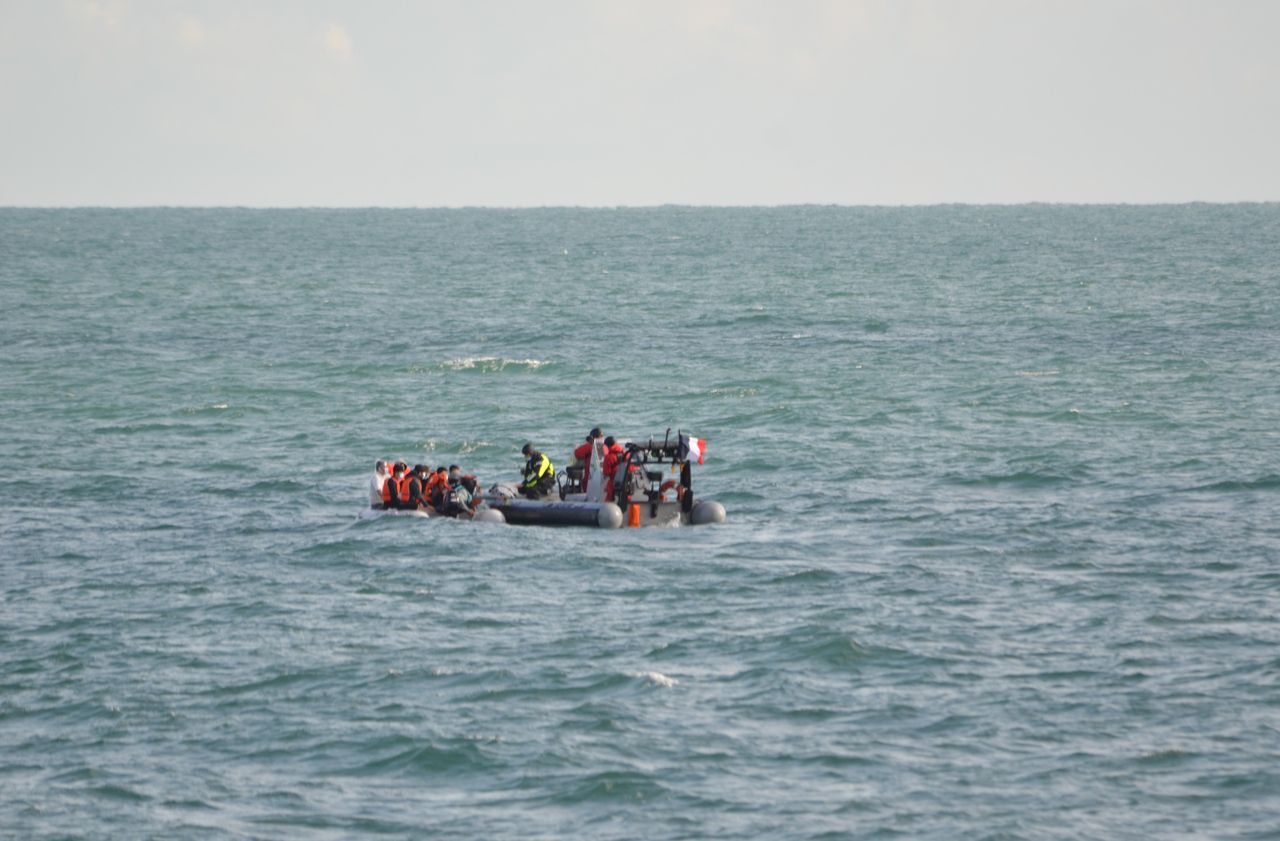 Manche : 16 Migrants Secourus En Mer Lors De Deux Opérations - Le Parisien