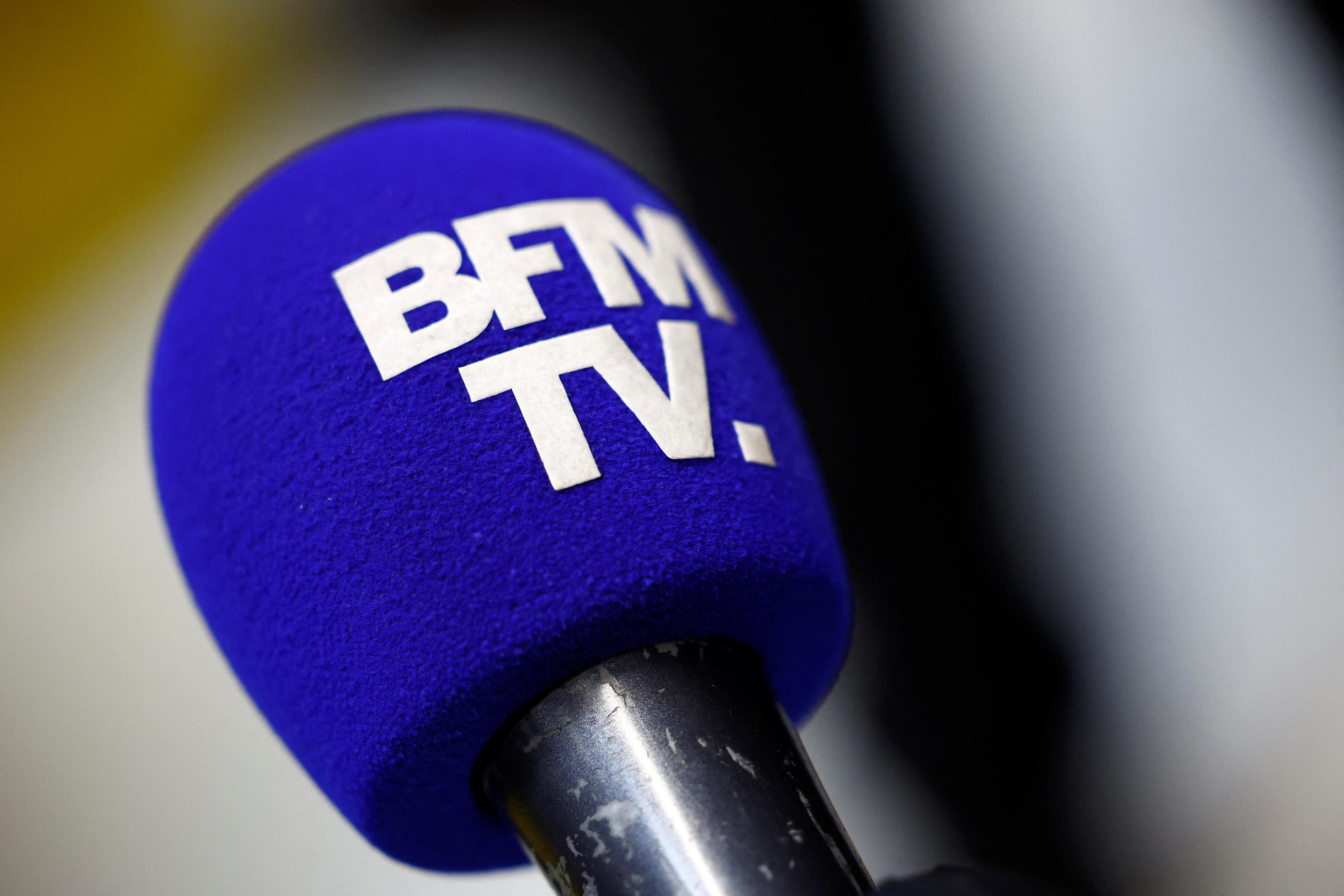 La chaîne BFM TV n'a pas pu diffuser ses programmes habituels pendant 1h30 ce dimanche. REUTERS/Sarah Meyssonnier