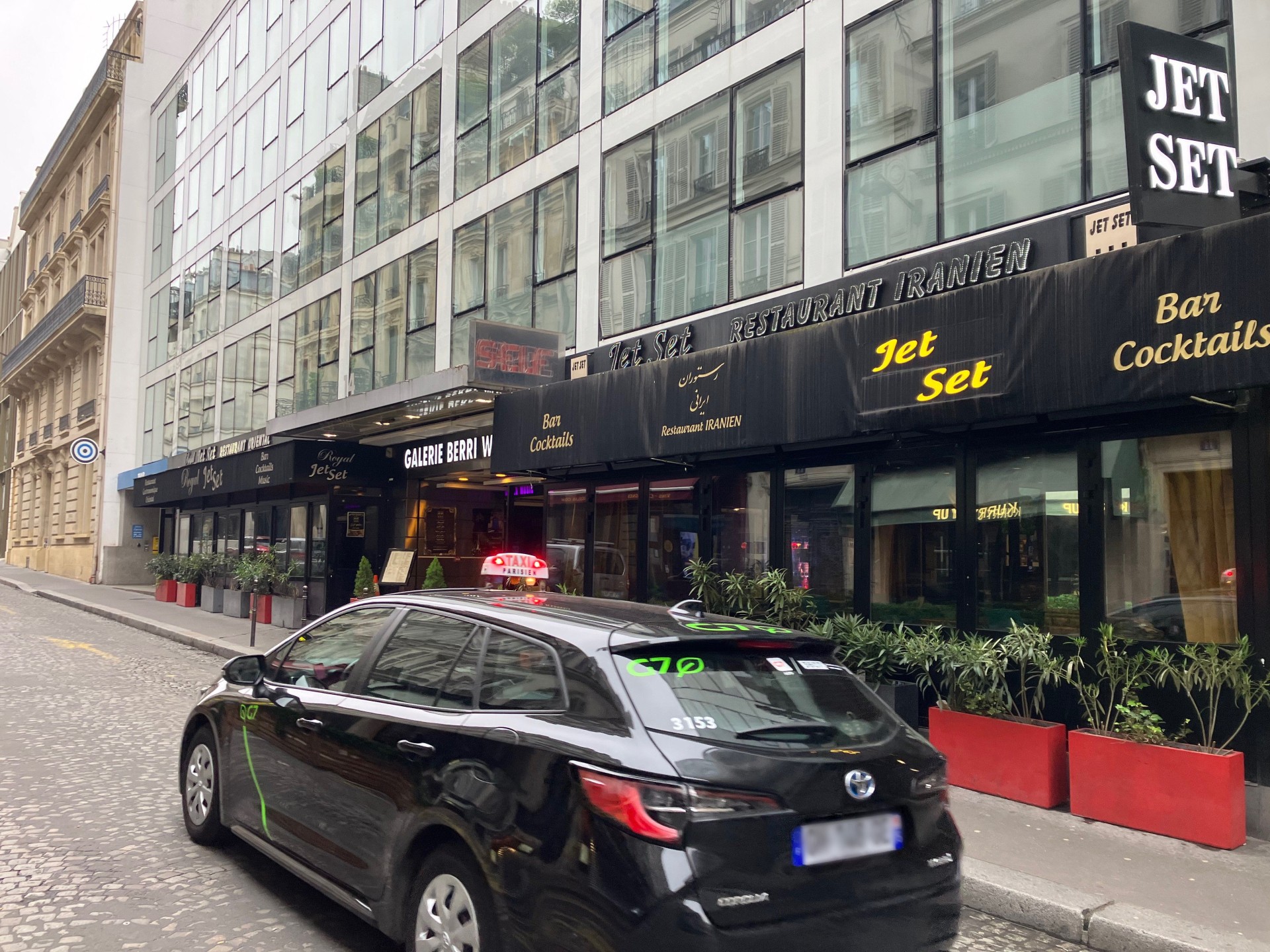 Paris (VIIIe). Le dimanche 14 mai 2023, rue Washington, Charles-Louis Traore a été tué par balle par une des ses connaissances à la sortie de ce restaurant. LP/Marie-Anne Gairaud