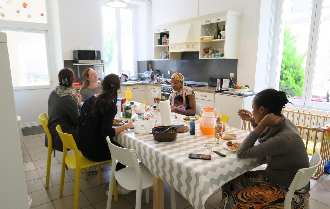 <b></b> Près de Brie-Comte-Robert, le 25 avril. L’association La Maison de Tom Pouce accueille des femmes enceintes et jeunes mamans en grande difficulté, en compagnie de leurs bébés, dans deux pavillons discrets.