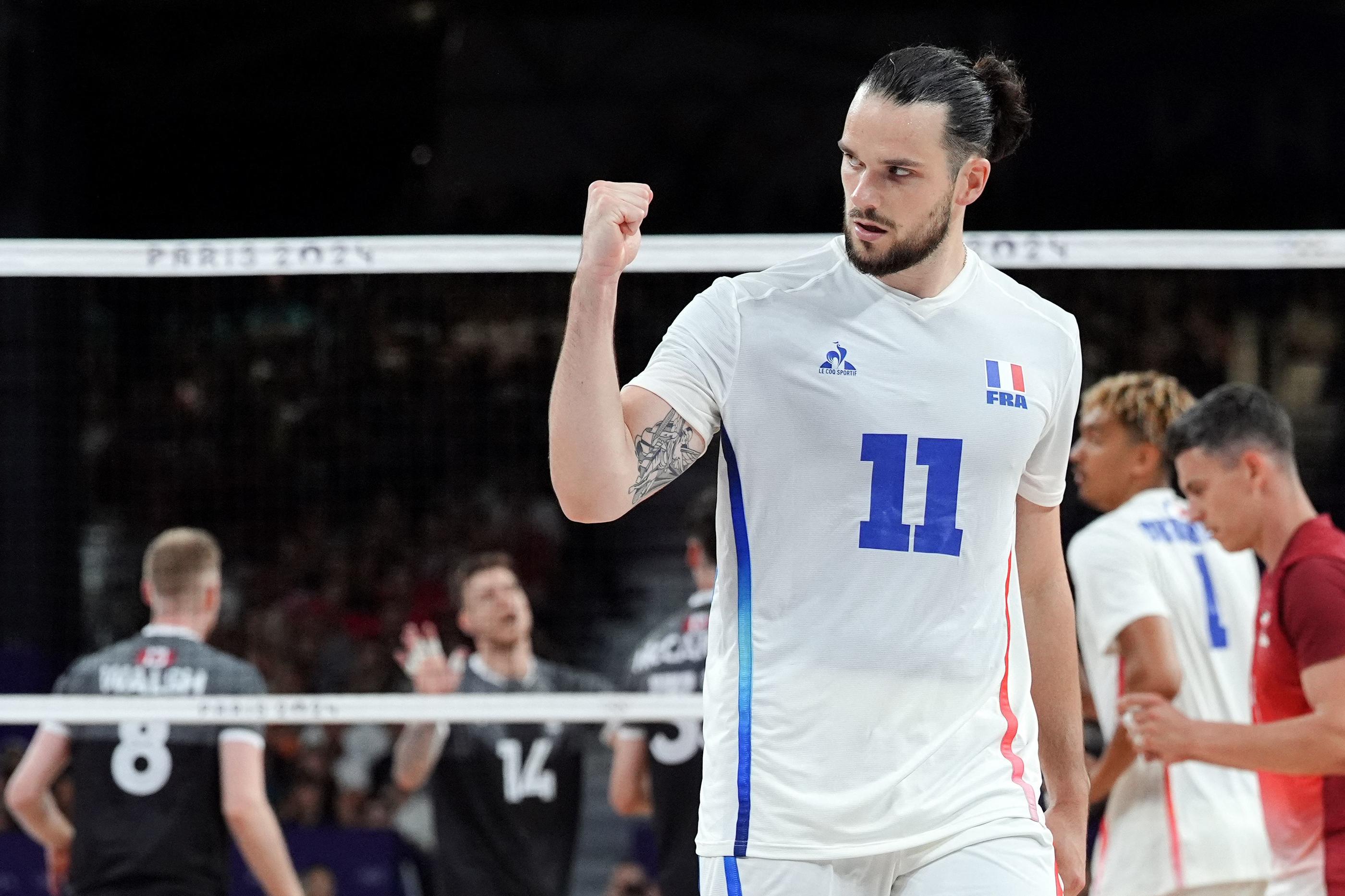 Auteur de 6 aces, dont 3 de suite au premier set, Antoine Brizard a guidé ses partenaires de l'équipe de France vers la victoire ce mardi face au Canada (3-0). AFP/Dimitar Dilkoff