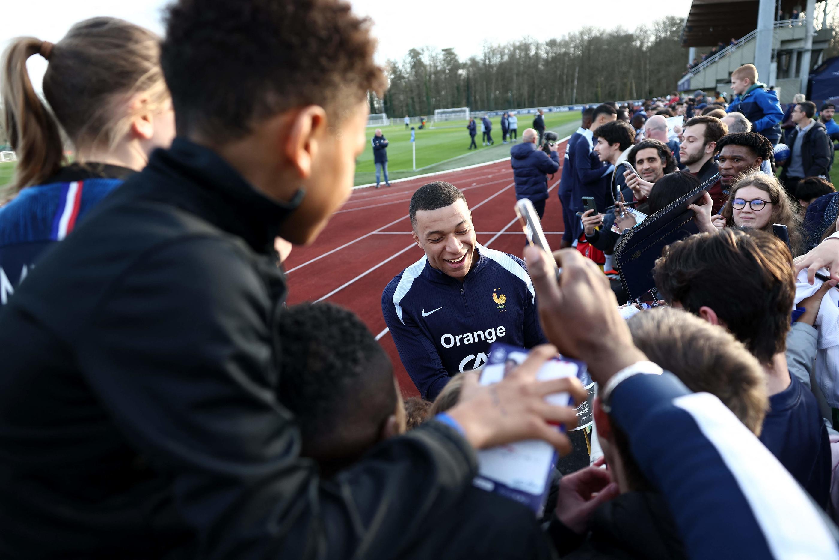 Kylian Mbappé a passé une belle semaine à Clairefontaine avant de rejoindre Lyon pour affronter l'Allemagne. AFP/FRANCK FIFE